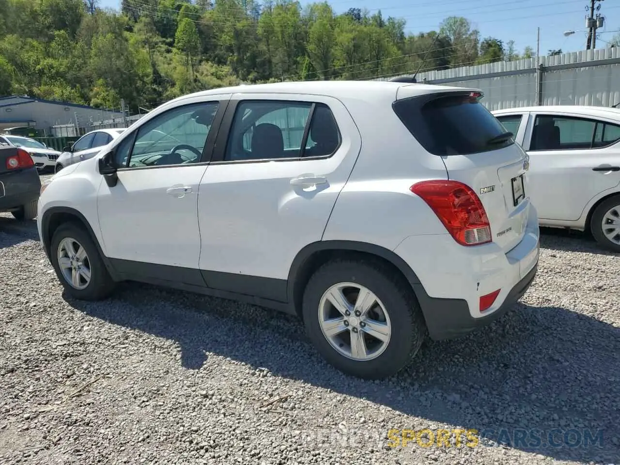 2 fotografías del automóvil dañado 3GNCJNSB4KL183499 CHEVROLET TRAX 2019