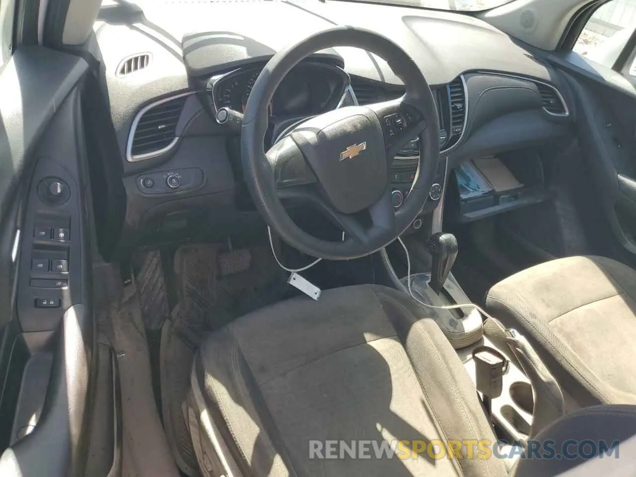 8 fotografías del automóvil dañado 3GNCJNSB4KL183499 CHEVROLET TRAX 2019