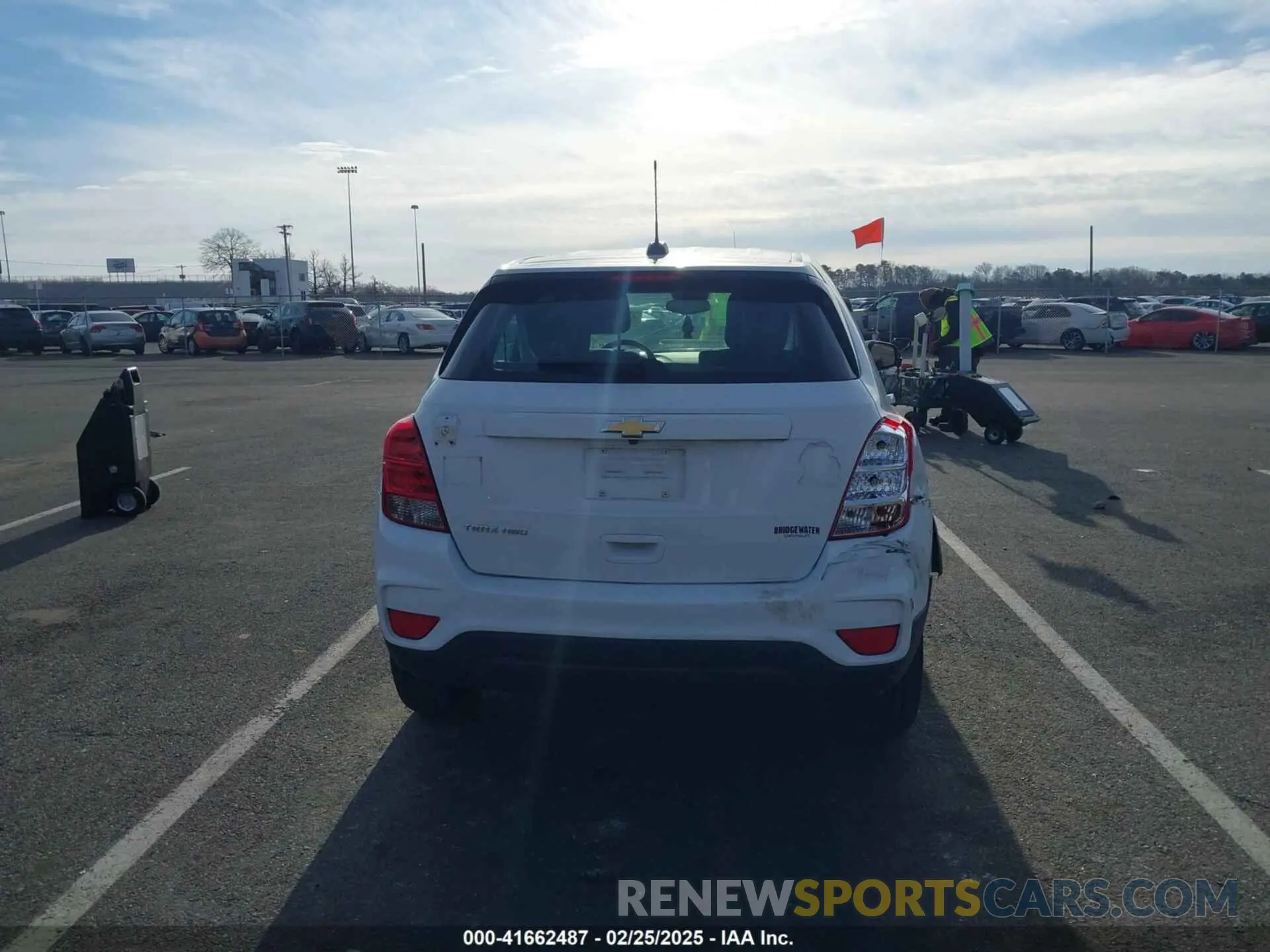 16 fotografías del automóvil dañado 3GNCJNSB5KL242561 CHEVROLET TRAX 2019