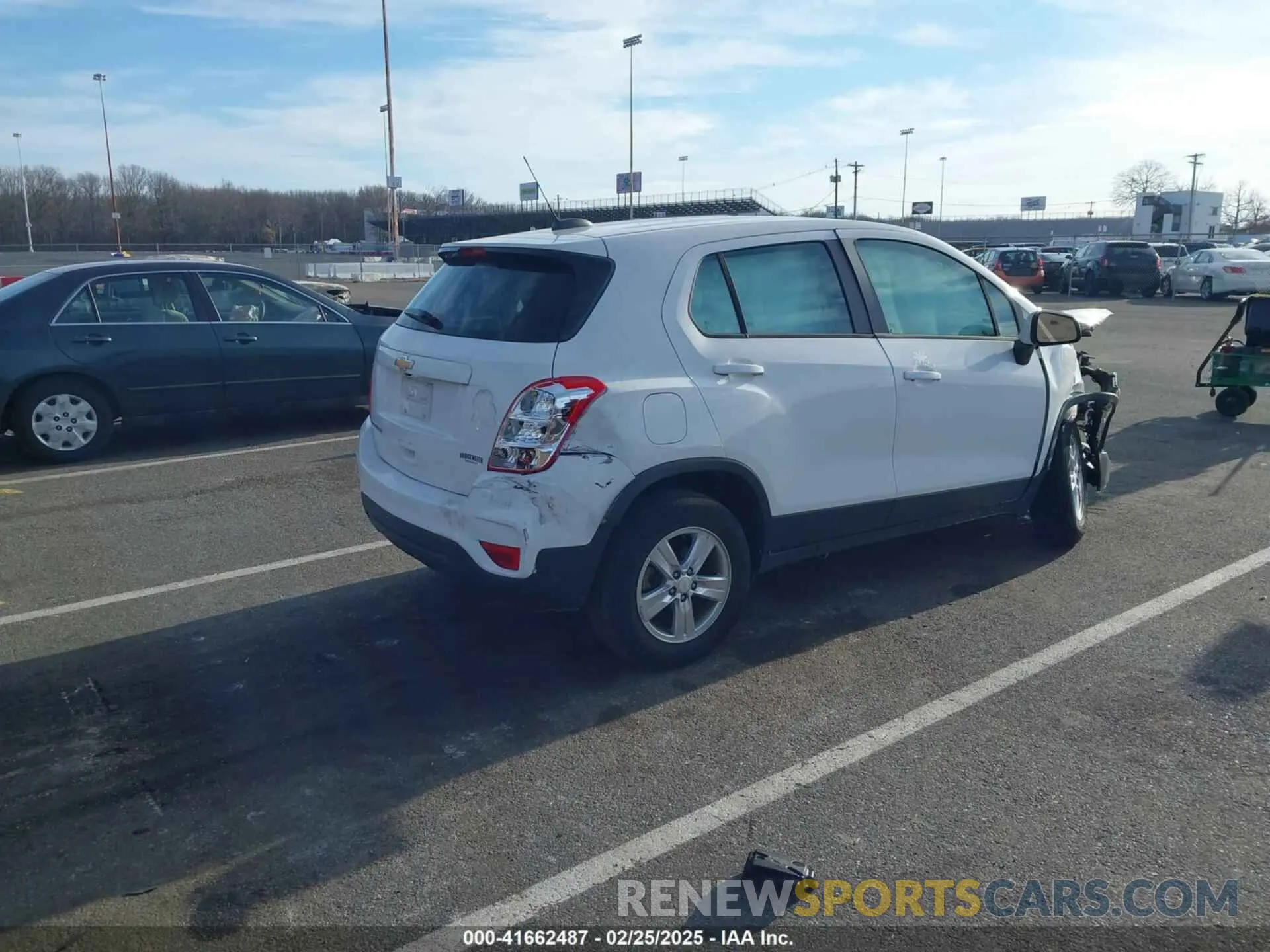 4 fotografías del automóvil dañado 3GNCJNSB5KL242561 CHEVROLET TRAX 2019