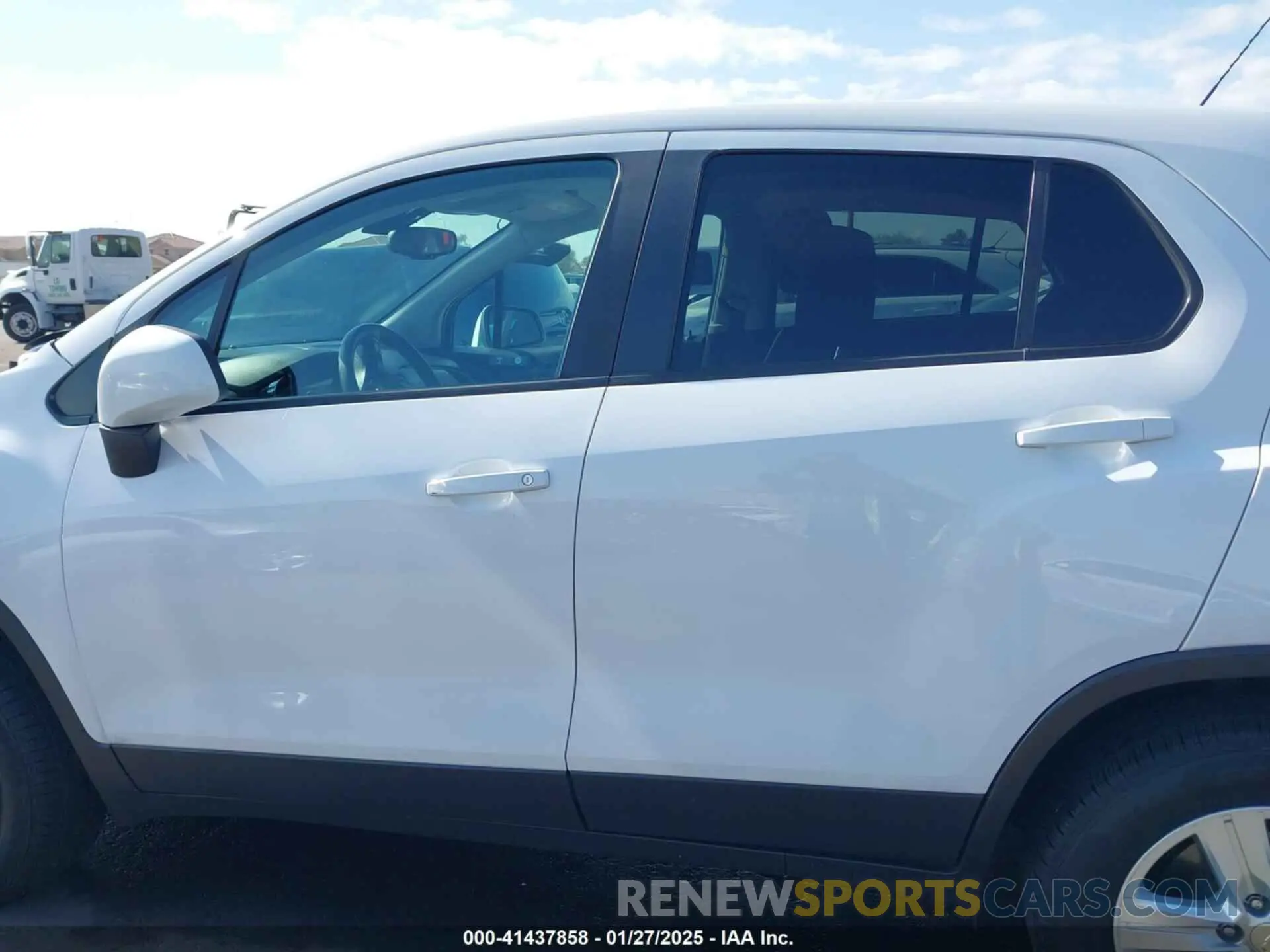 14 fotografías del automóvil dañado 3GNCJNSB9KL357213 CHEVROLET TRAX 2019