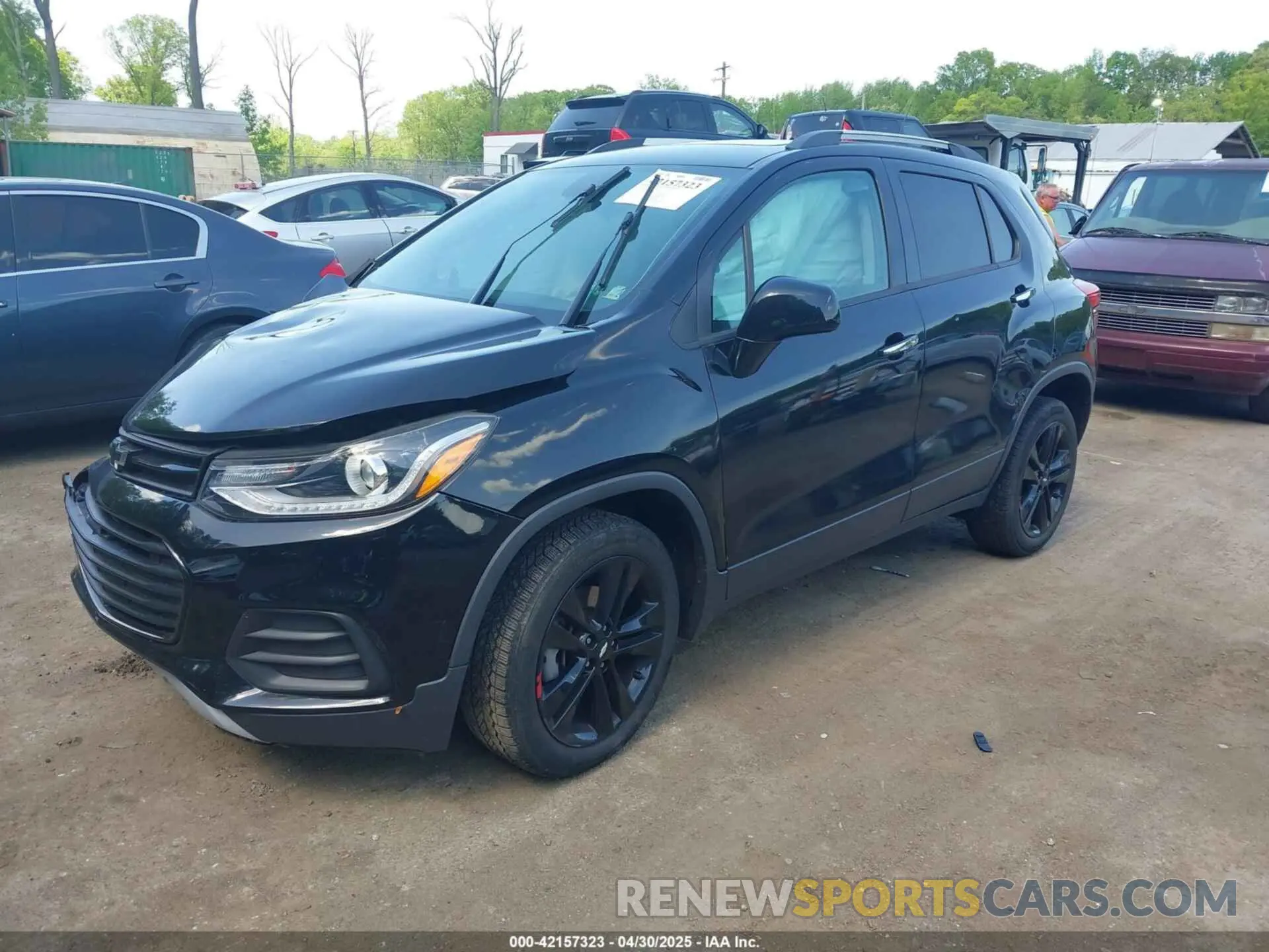 2 fotografías del automóvil dañado 3GNCJPSB2KL255439 CHEVROLET TRAX 2019