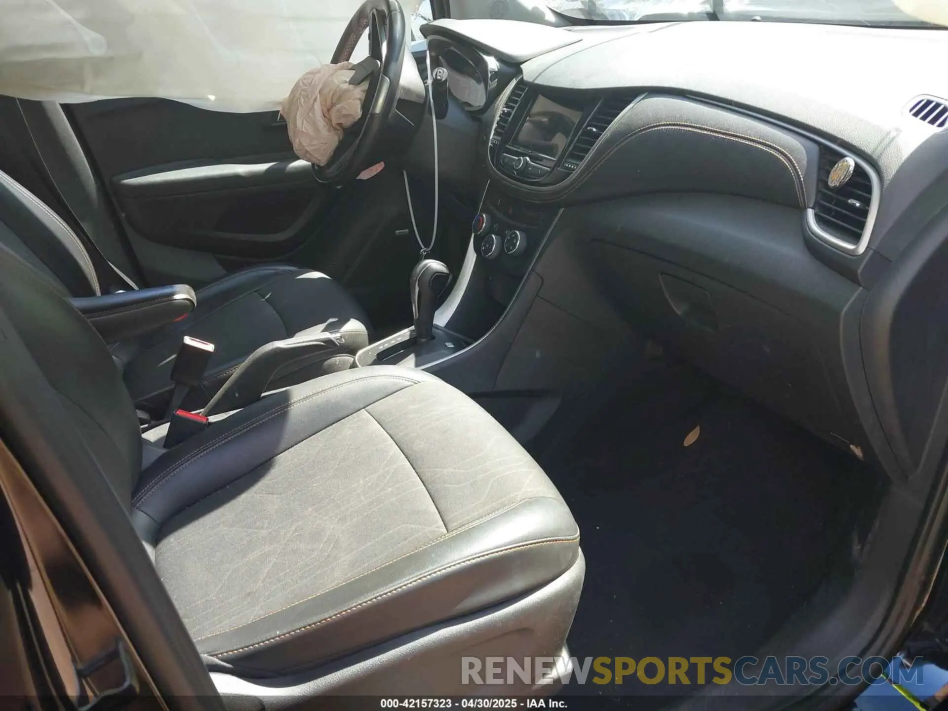 5 fotografías del automóvil dañado 3GNCJPSB2KL255439 CHEVROLET TRAX 2019