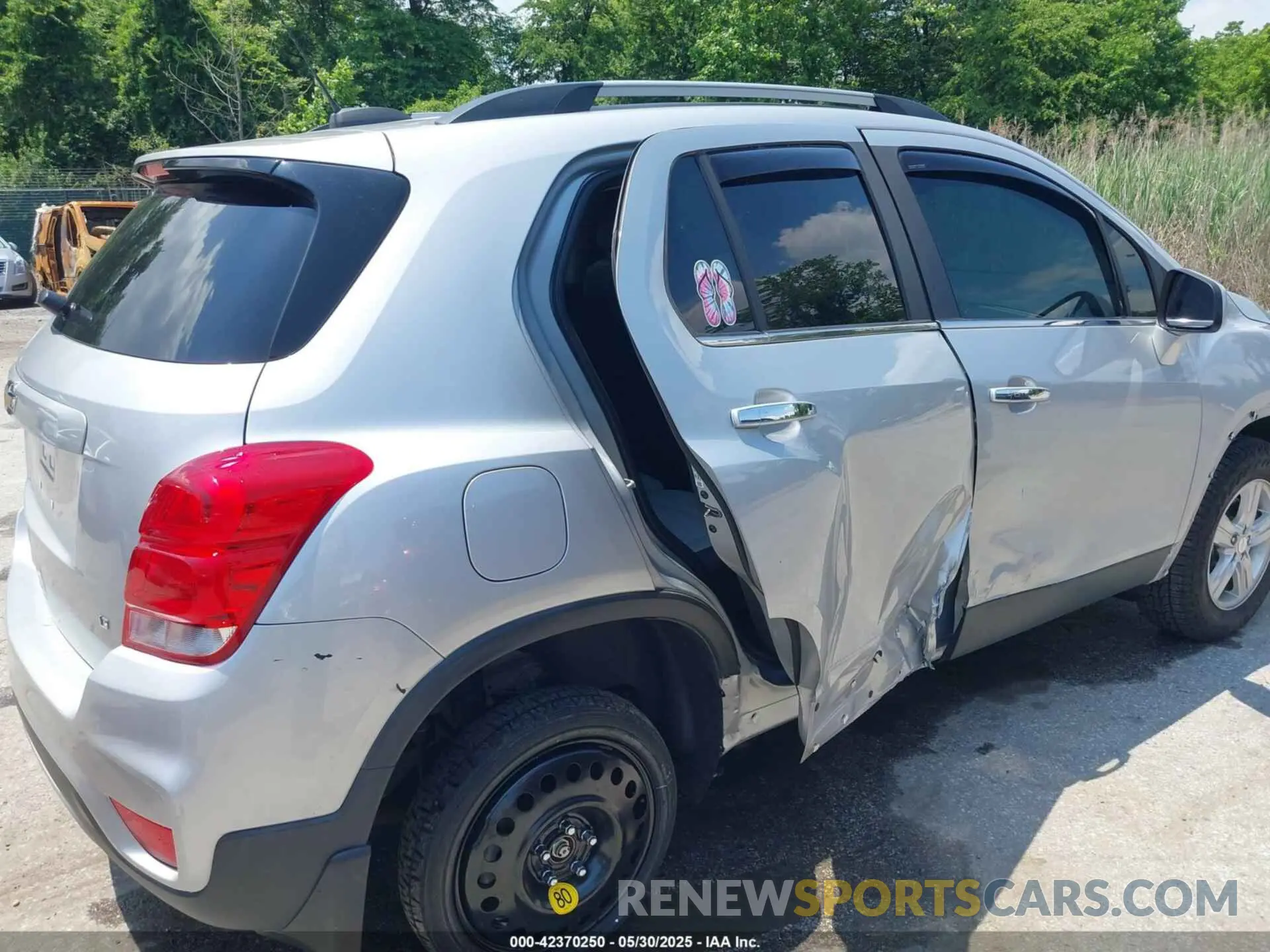 6 fotografías del automóvil dañado 3GNCJPSB4KL287003 CHEVROLET TRAX 2019