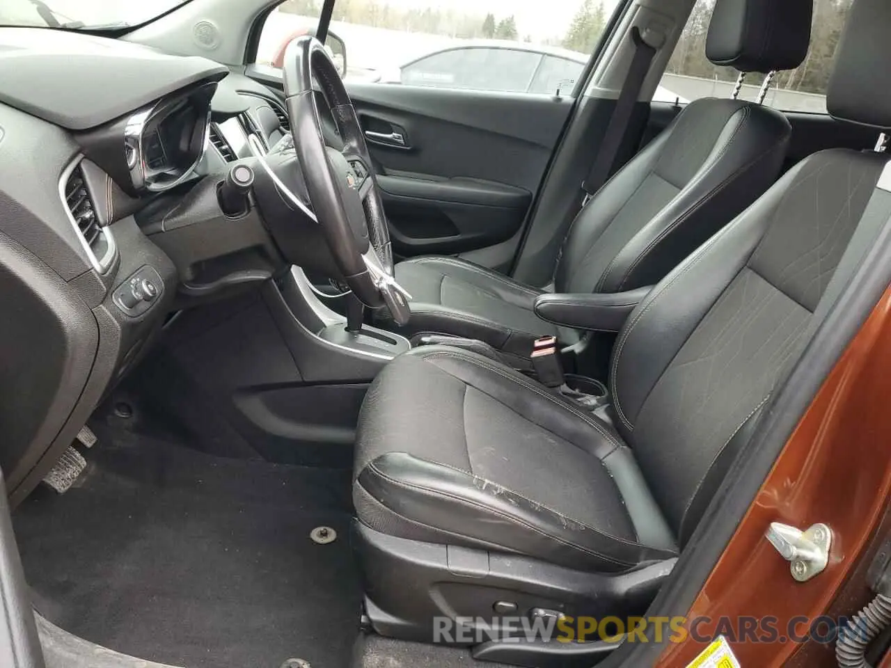 7 fotografías del automóvil dañado 3GNCJPSB6KL242757 CHEVROLET TRAX 2019