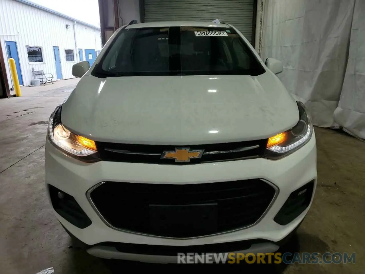 5 fotografías del automóvil dañado 3GNCJPSBXKL217117 CHEVROLET TRAX 2019