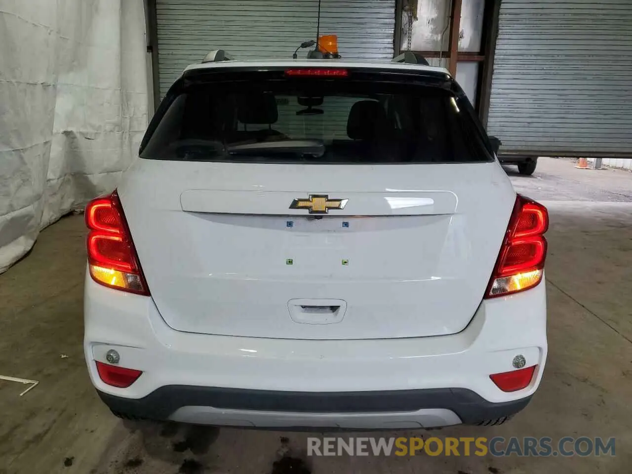 6 fotografías del automóvil dañado 3GNCJPSBXKL217117 CHEVROLET TRAX 2019