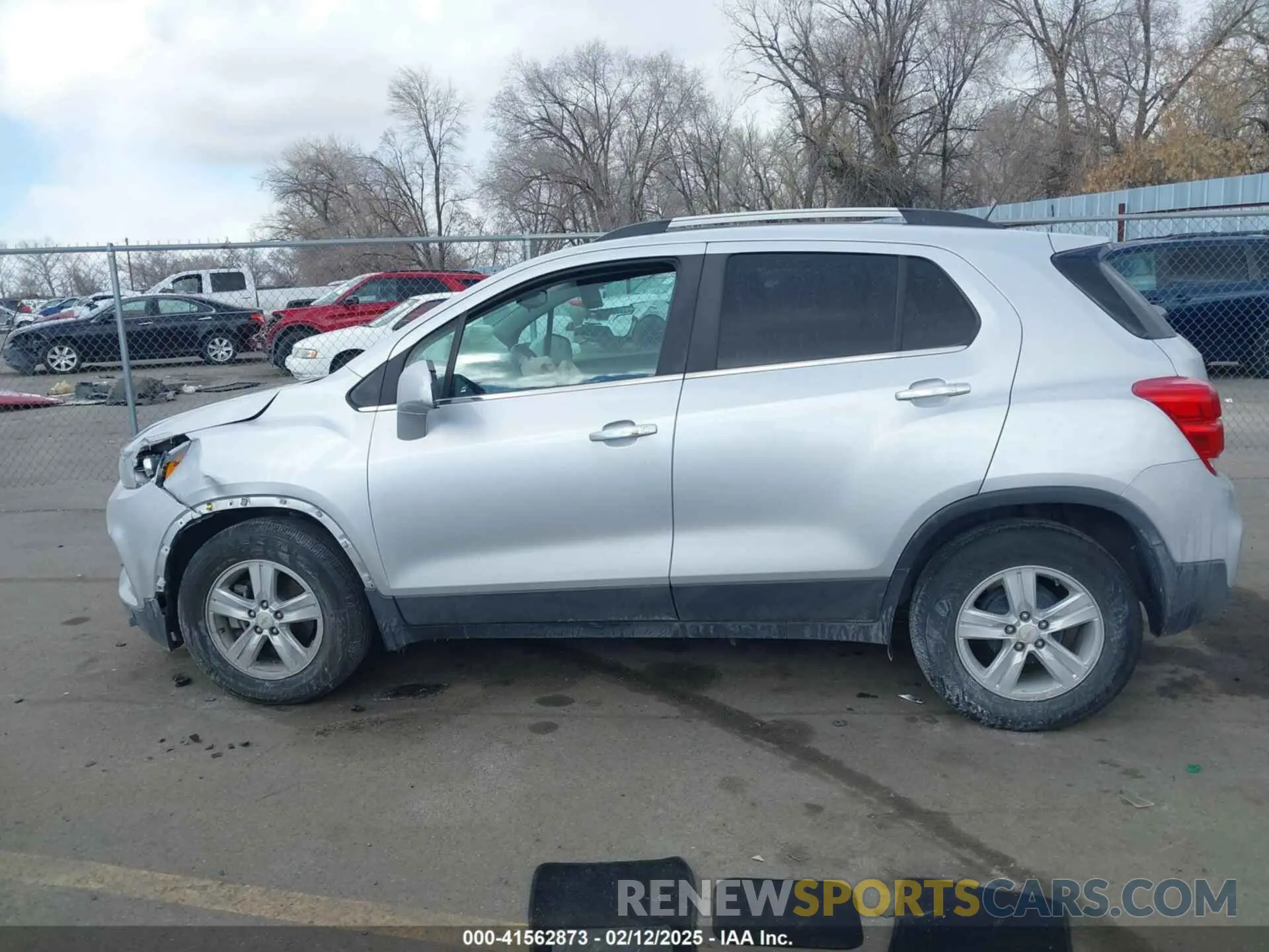 14 fotografías del automóvil dañado KL7CJLSB0KB753820 CHEVROLET TRAX 2019