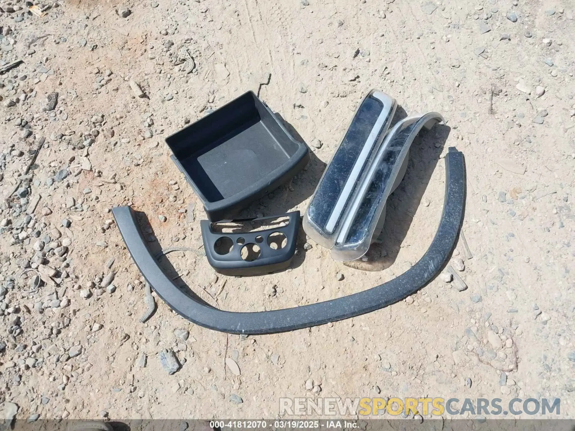 12 fotografías del automóvil dañado KL7CJLSB1KB789483 CHEVROLET TRAX 2019
