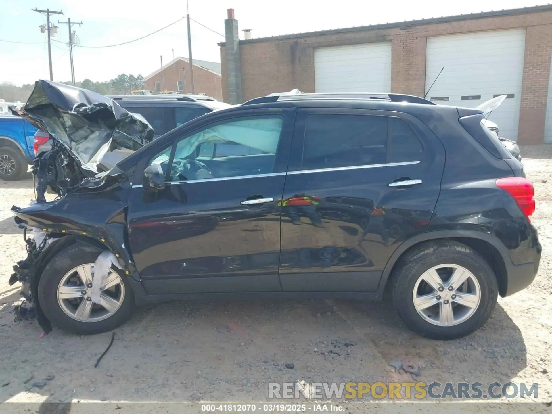 15 fotografías del automóvil dañado KL7CJLSB1KB789483 CHEVROLET TRAX 2019