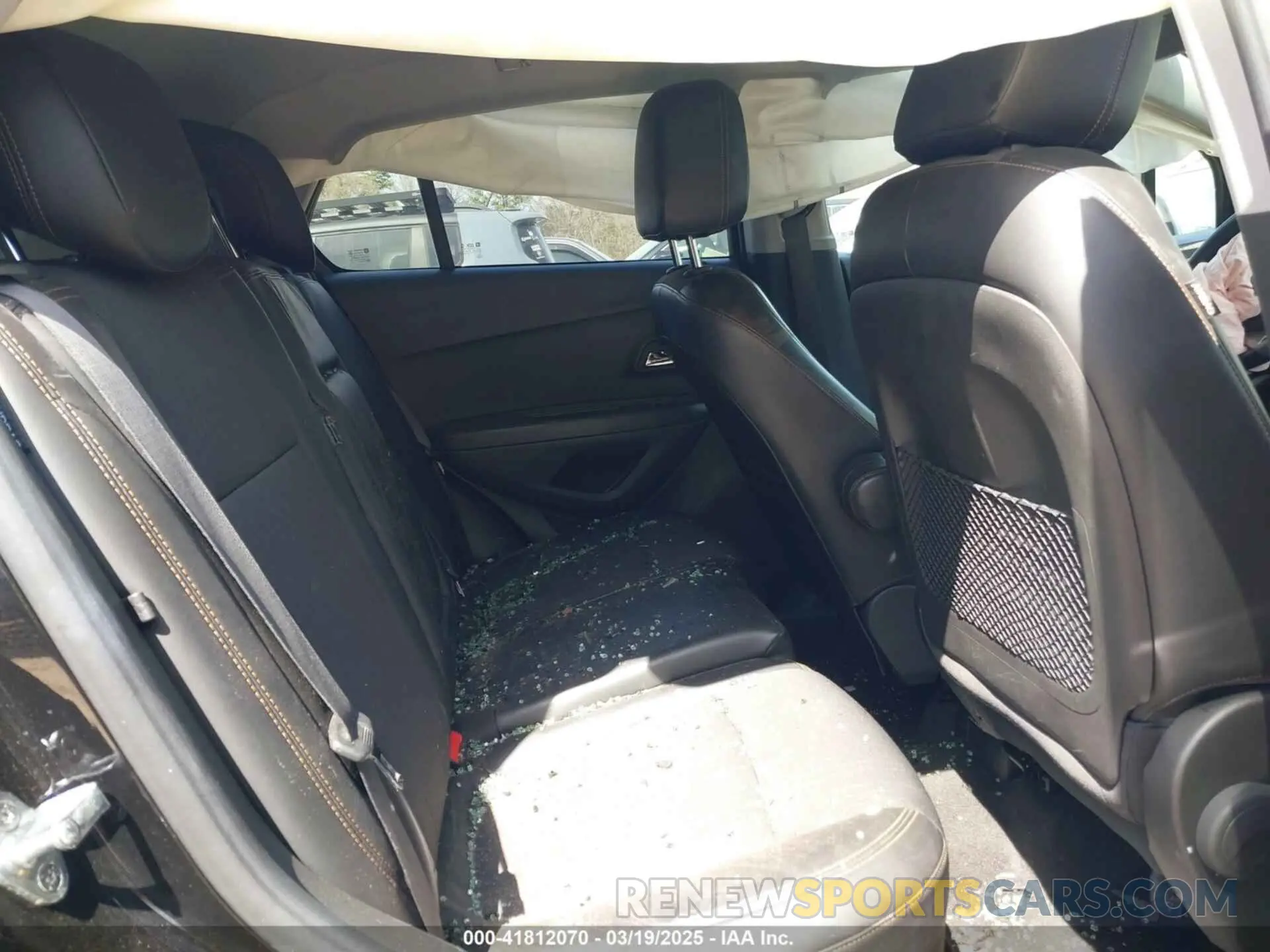 8 fotografías del automóvil dañado KL7CJLSB1KB789483 CHEVROLET TRAX 2019