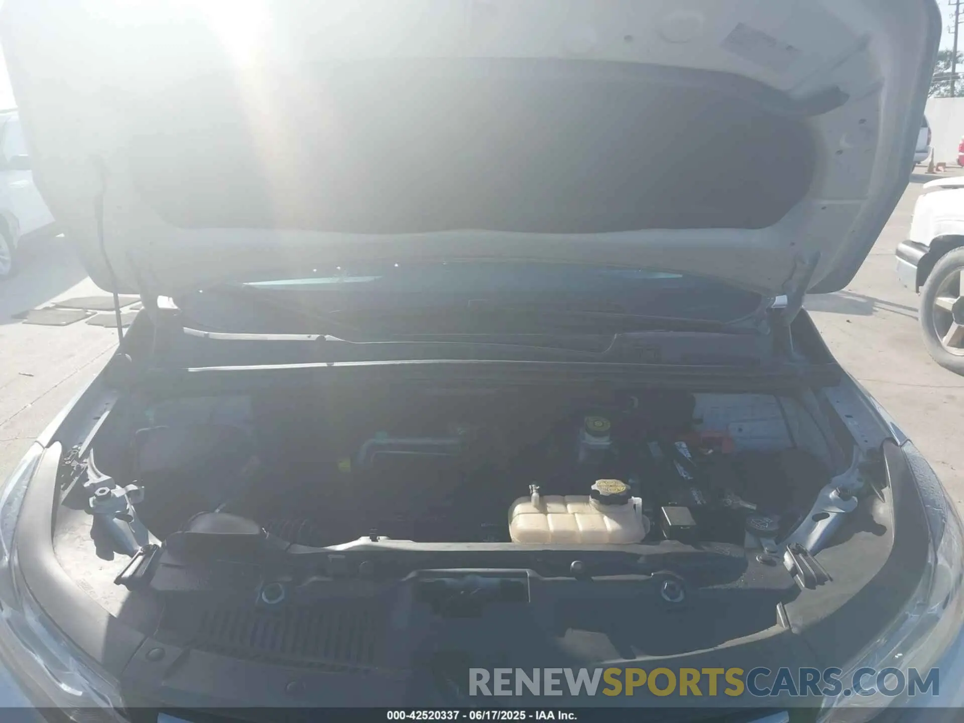10 fotografías del automóvil dañado KL7CJLSB1KB872461 CHEVROLET TRAX 2019