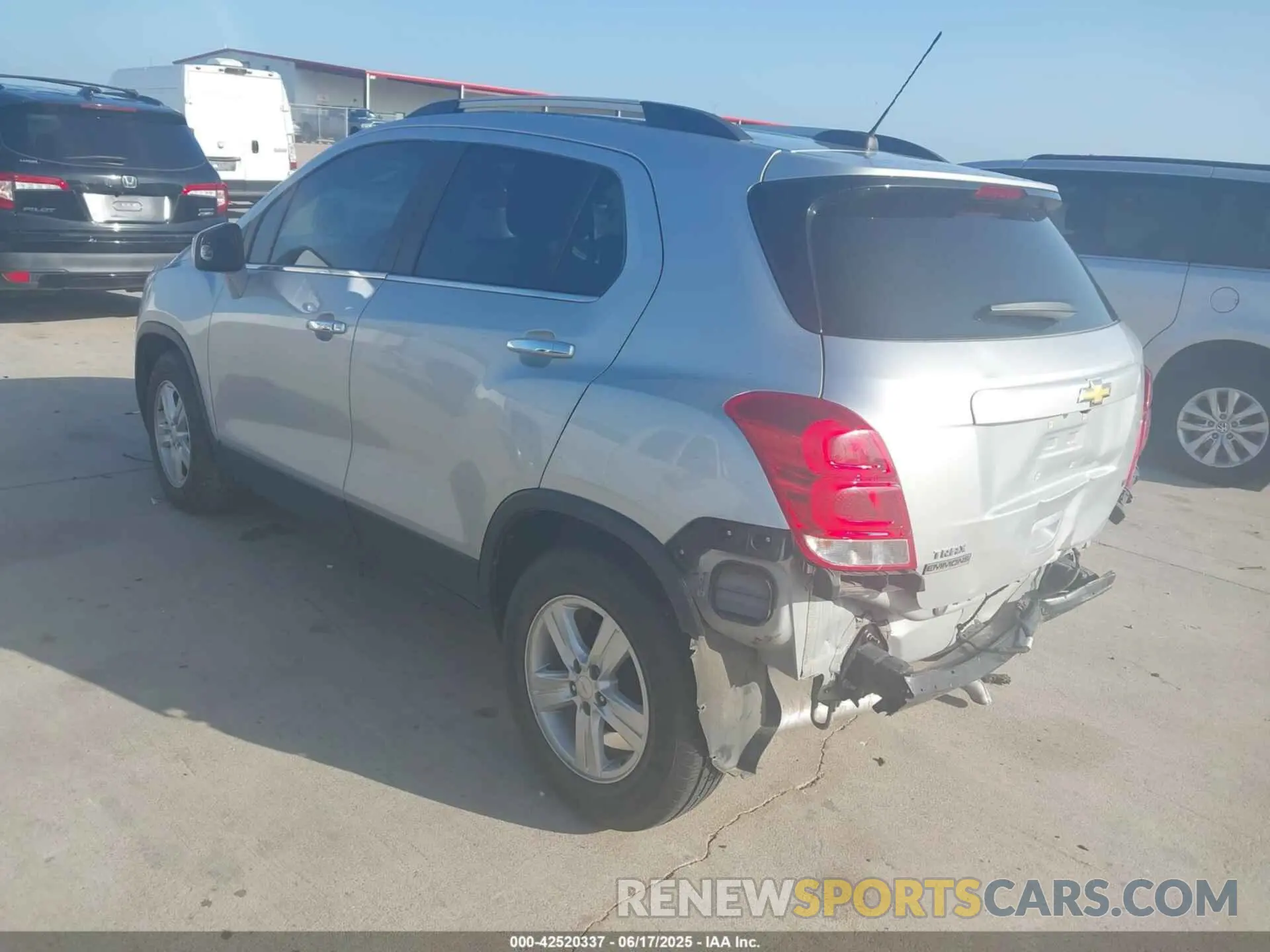 3 fotografías del automóvil dañado KL7CJLSB1KB872461 CHEVROLET TRAX 2019