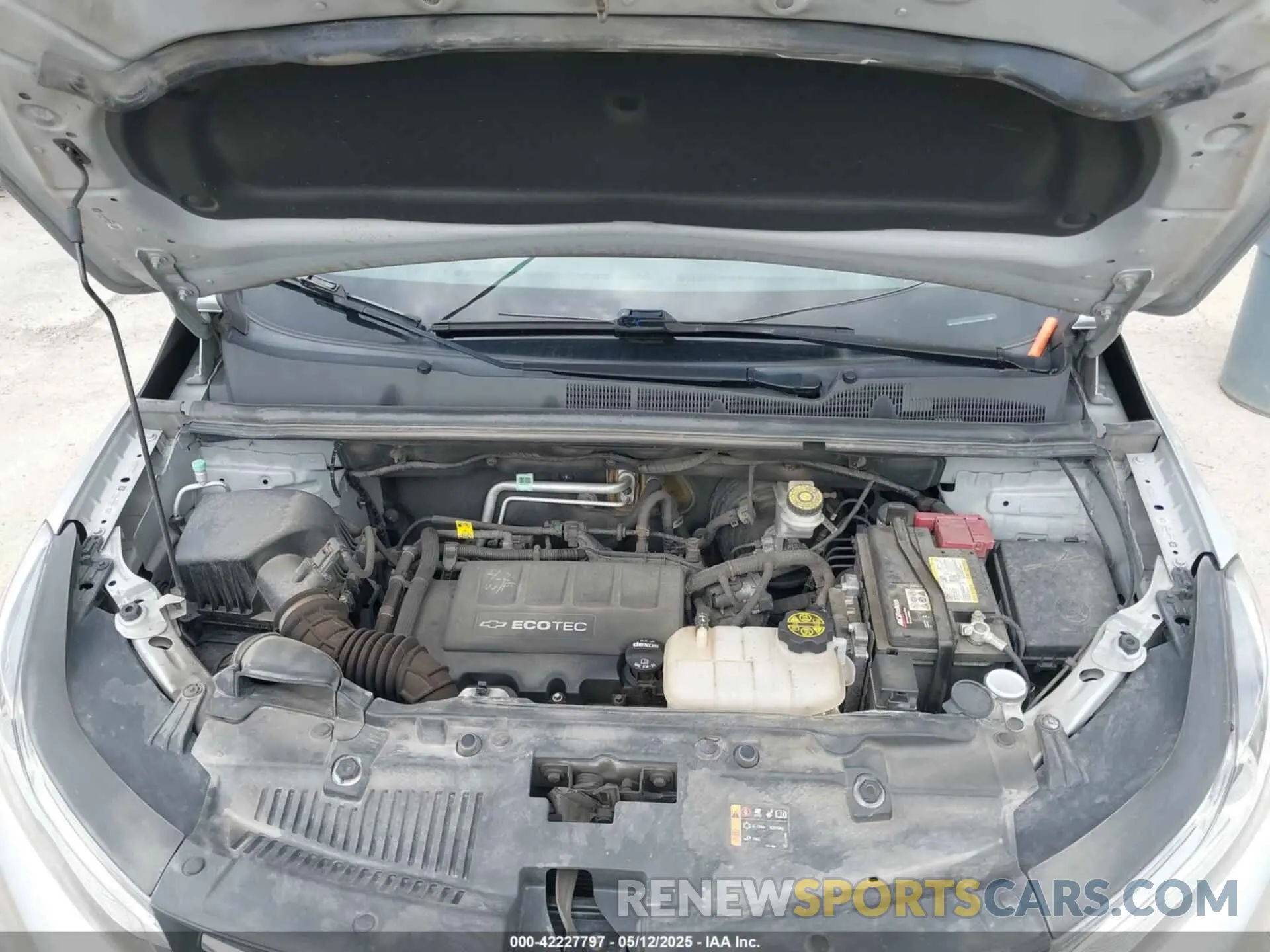 10 fotografías del automóvil dañado KL7CJLSB1KB961043 CHEVROLET TRAX 2019