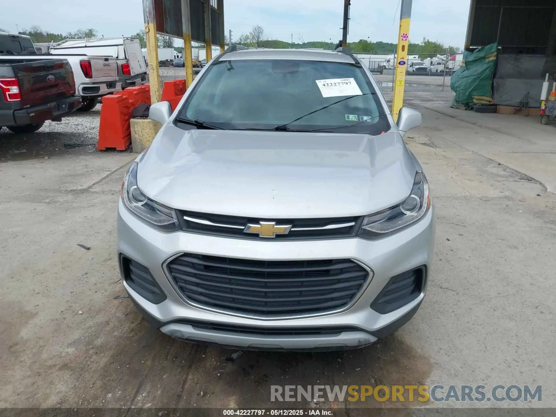12 fotografías del automóvil dañado KL7CJLSB1KB961043 CHEVROLET TRAX 2019