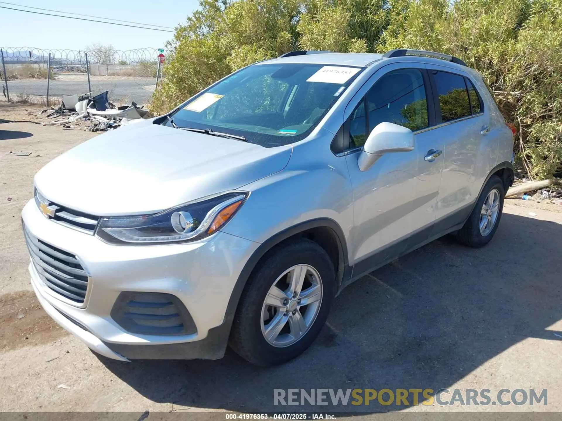2 fotografías del automóvil dañado KL7CJLSB2KB721533 CHEVROLET TRAX 2019