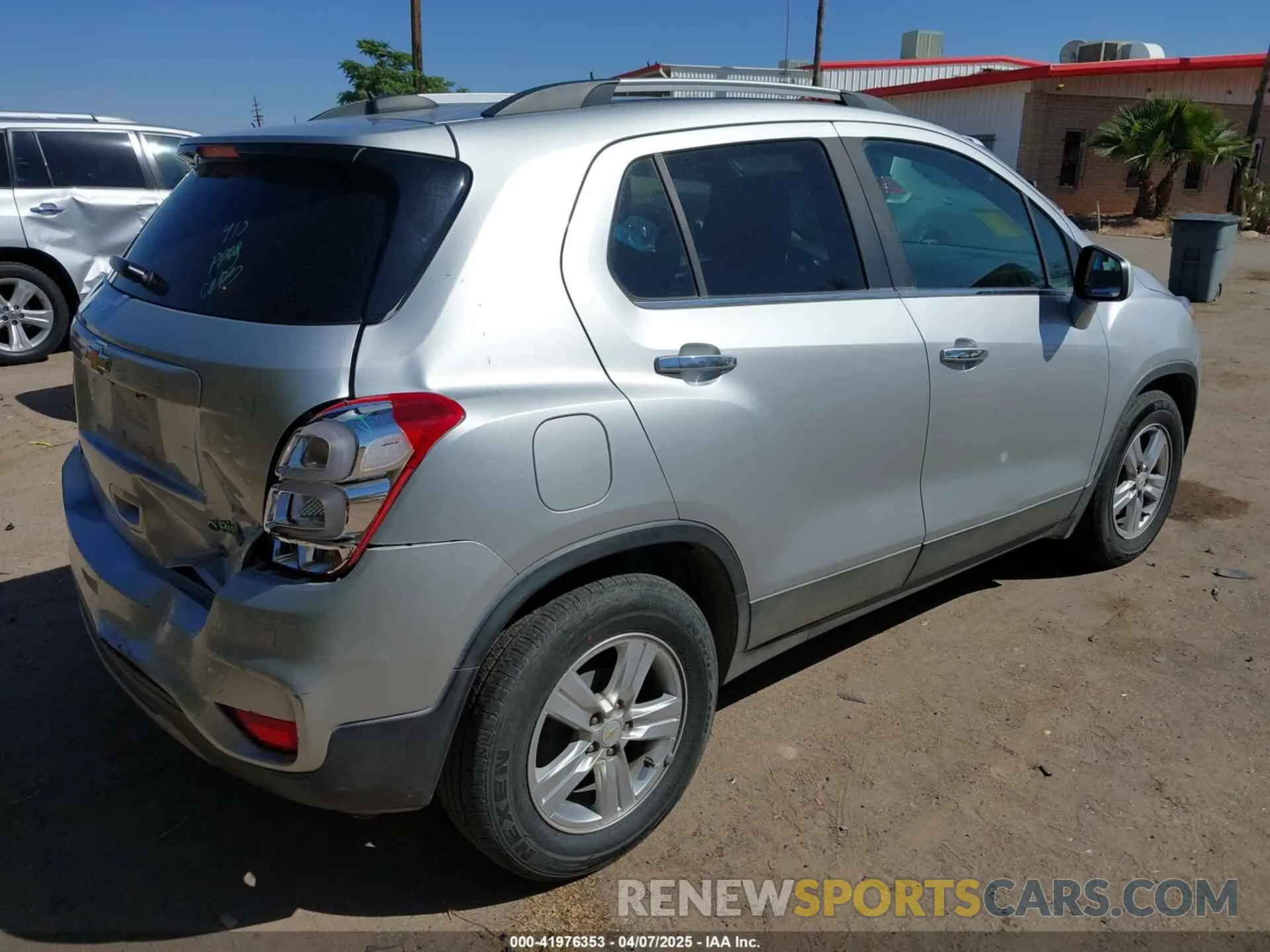 4 fotografías del automóvil dañado KL7CJLSB2KB721533 CHEVROLET TRAX 2019
