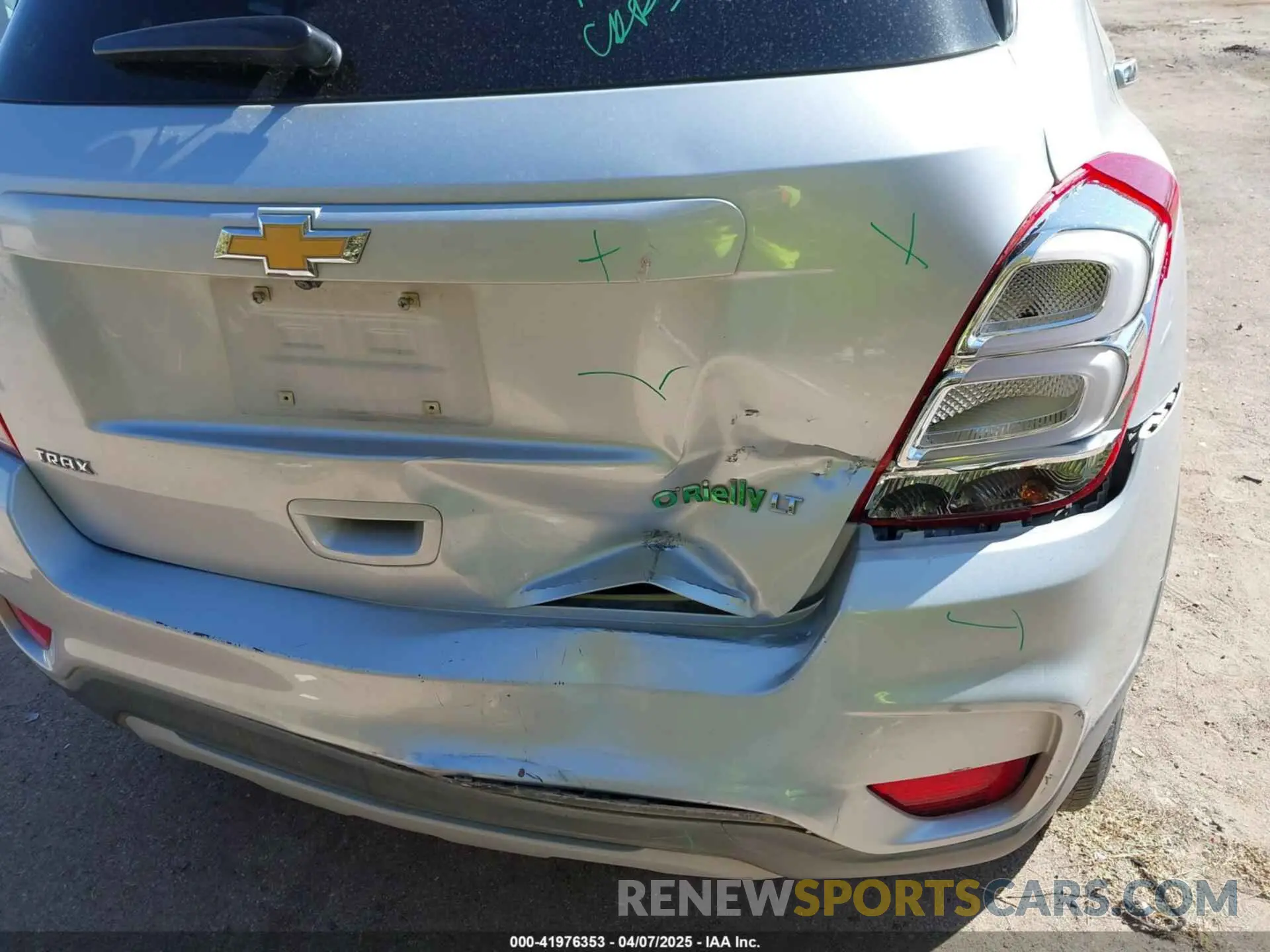 6 fotografías del automóvil dañado KL7CJLSB2KB721533 CHEVROLET TRAX 2019