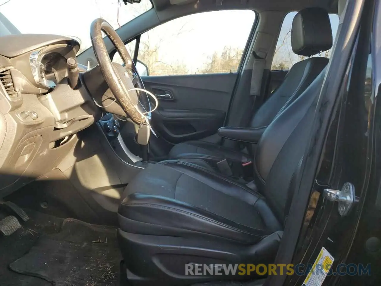 7 fotografías del automóvil dañado KL7CJLSB2KB789850 CHEVROLET TRAX 2019