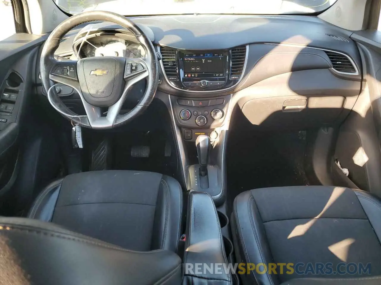 8 fotografías del automóvil dañado KL7CJLSB2KB789850 CHEVROLET TRAX 2019