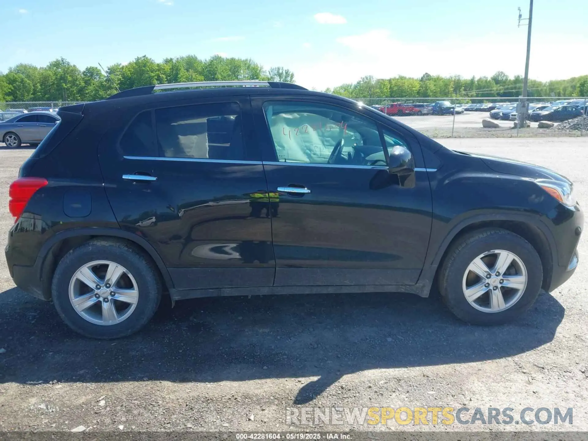 12 fotografías del automóvil dañado KL7CJLSB2KB789959 CHEVROLET TRAX 2019