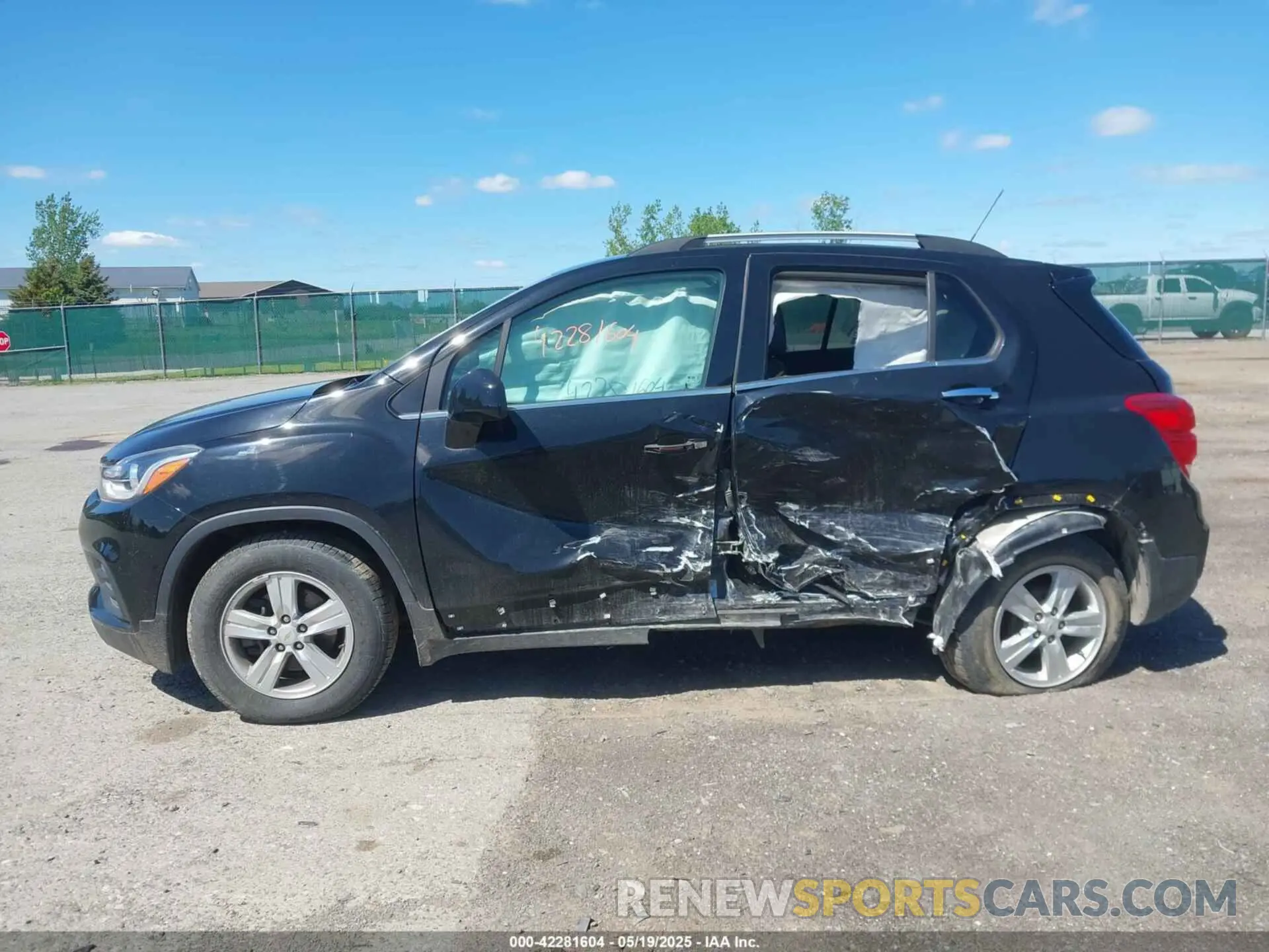 13 fotografías del automóvil dañado KL7CJLSB2KB789959 CHEVROLET TRAX 2019