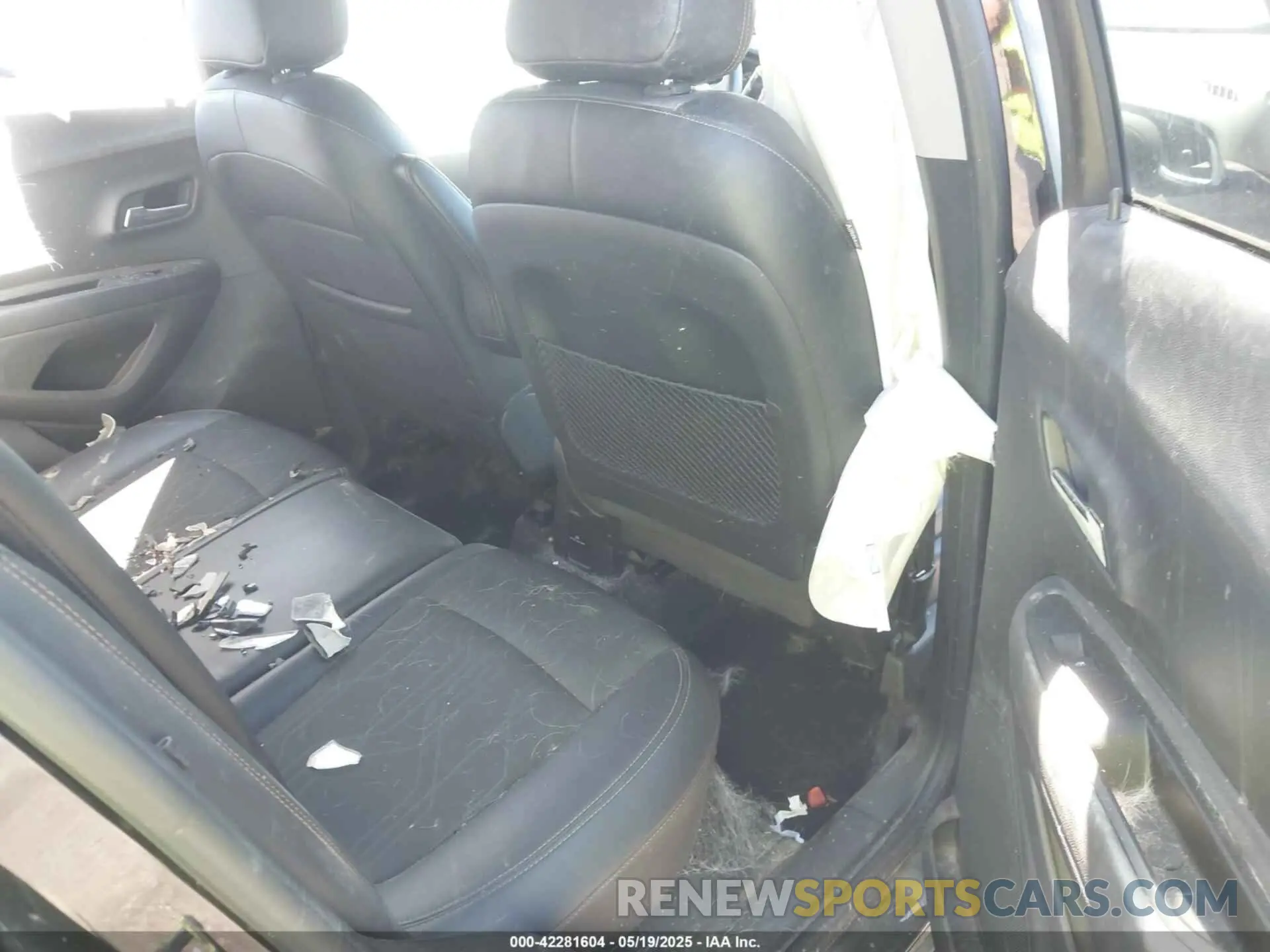 8 fotografías del automóvil dañado KL7CJLSB2KB789959 CHEVROLET TRAX 2019
