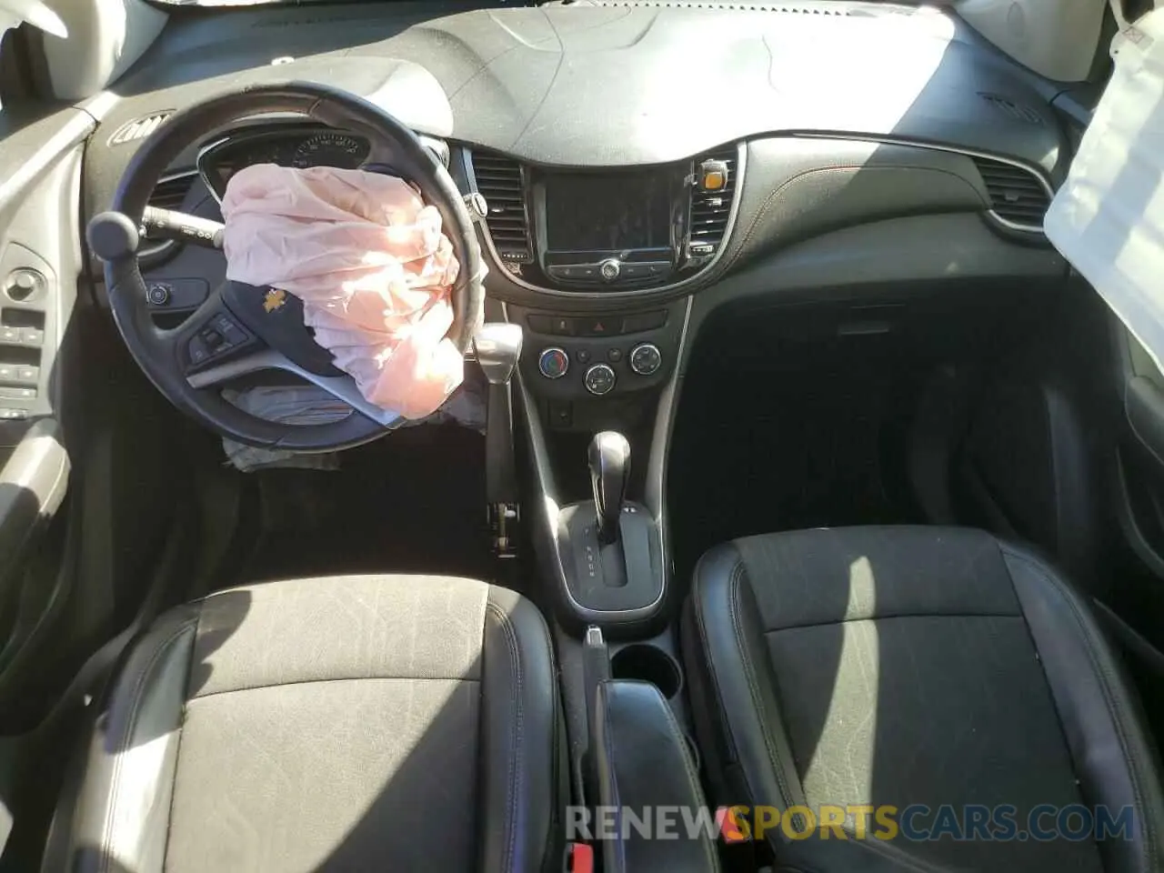 8 fotografías del automóvil dañado KL7CJLSB2KB792764 CHEVROLET TRAX 2019