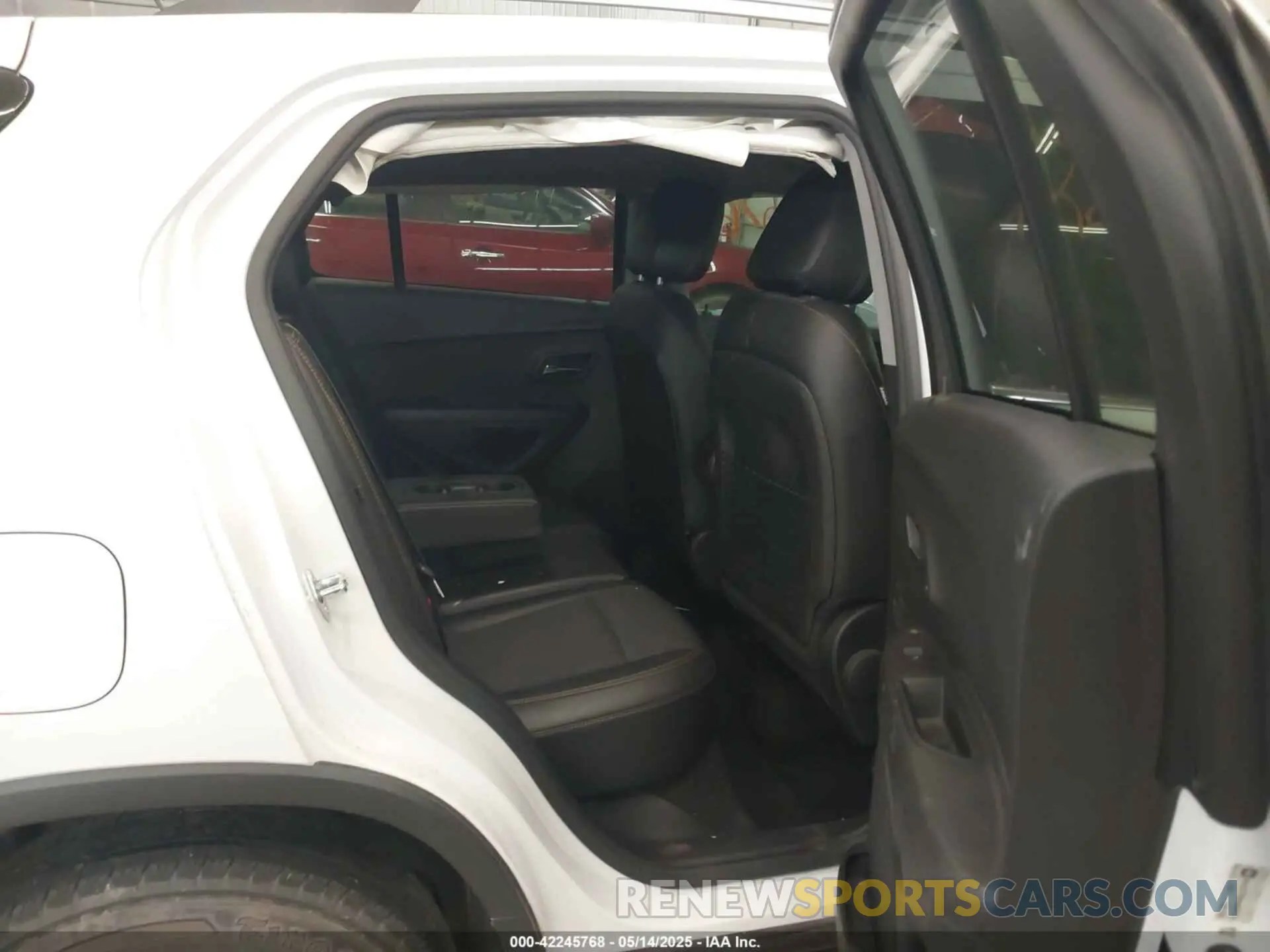 8 fotografías del automóvil dañado KL7CJLSB2KB828372 CHEVROLET TRAX 2019