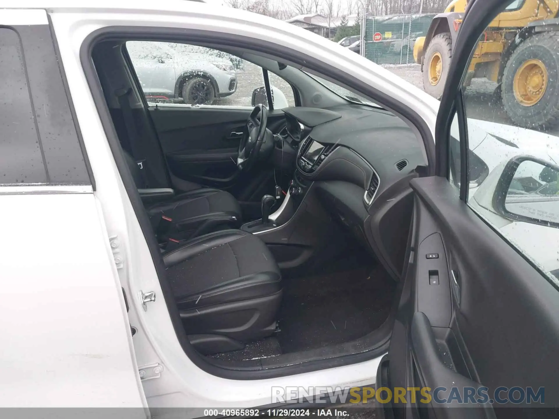 5 fotografías del automóvil dañado KL7CJLSB2KB833197 CHEVROLET TRAX 2019