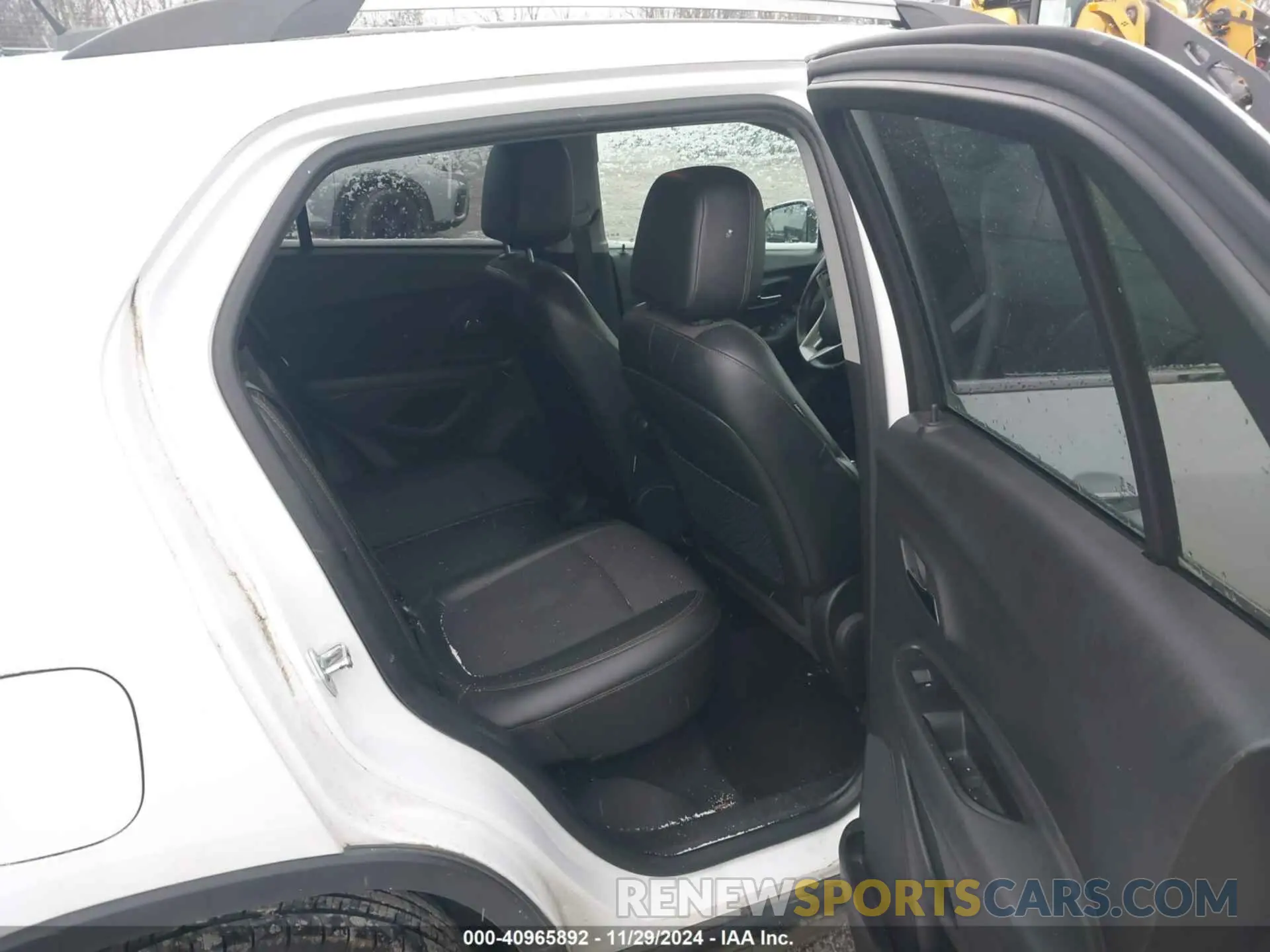 8 fotografías del automóvil dañado KL7CJLSB2KB833197 CHEVROLET TRAX 2019