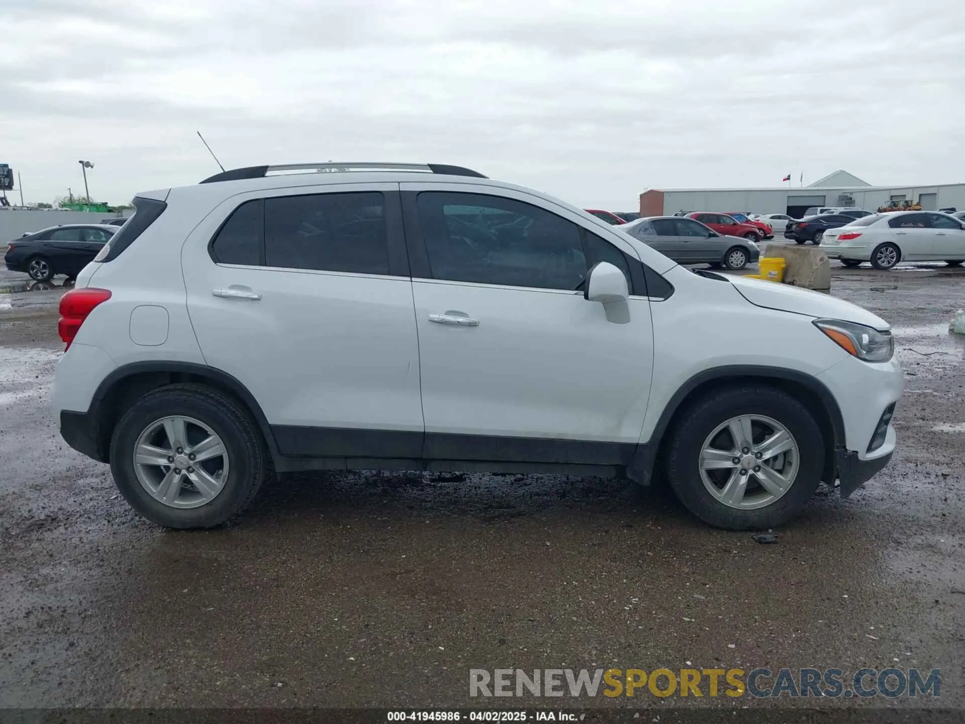 13 fotografías del automóvil dañado KL7CJLSB2KB840411 CHEVROLET TRAX 2019