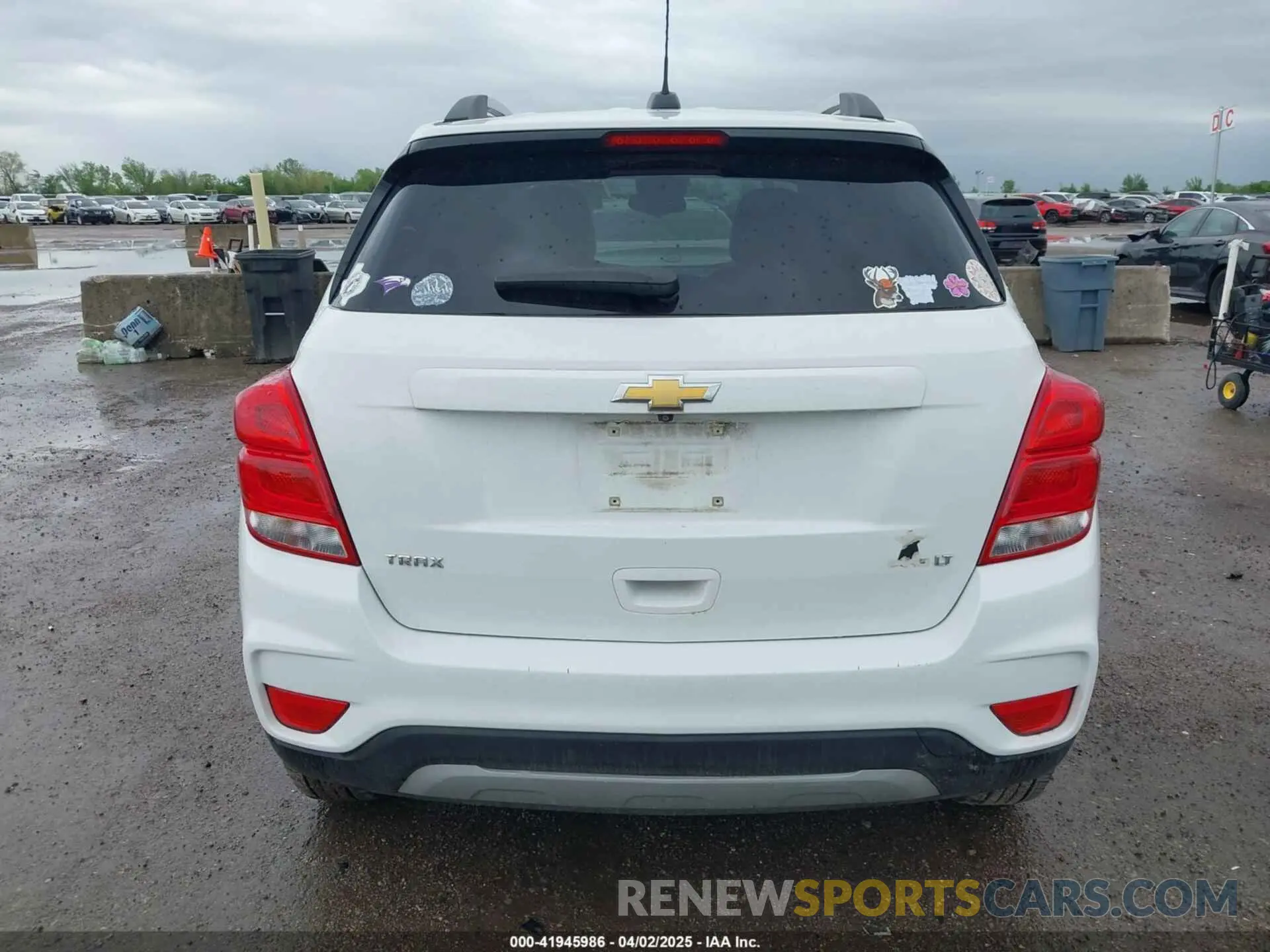 16 fotografías del automóvil dañado KL7CJLSB2KB840411 CHEVROLET TRAX 2019