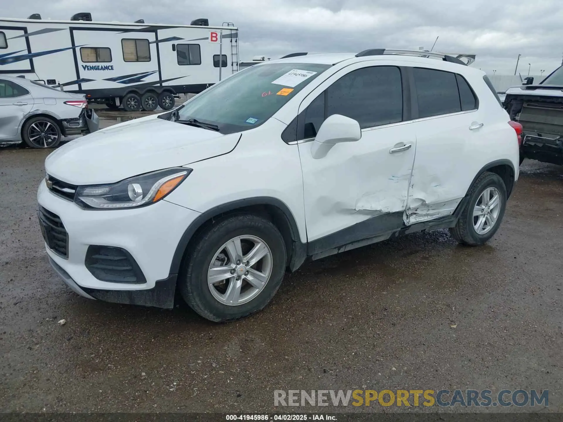 2 fotografías del automóvil dañado KL7CJLSB2KB840411 CHEVROLET TRAX 2019