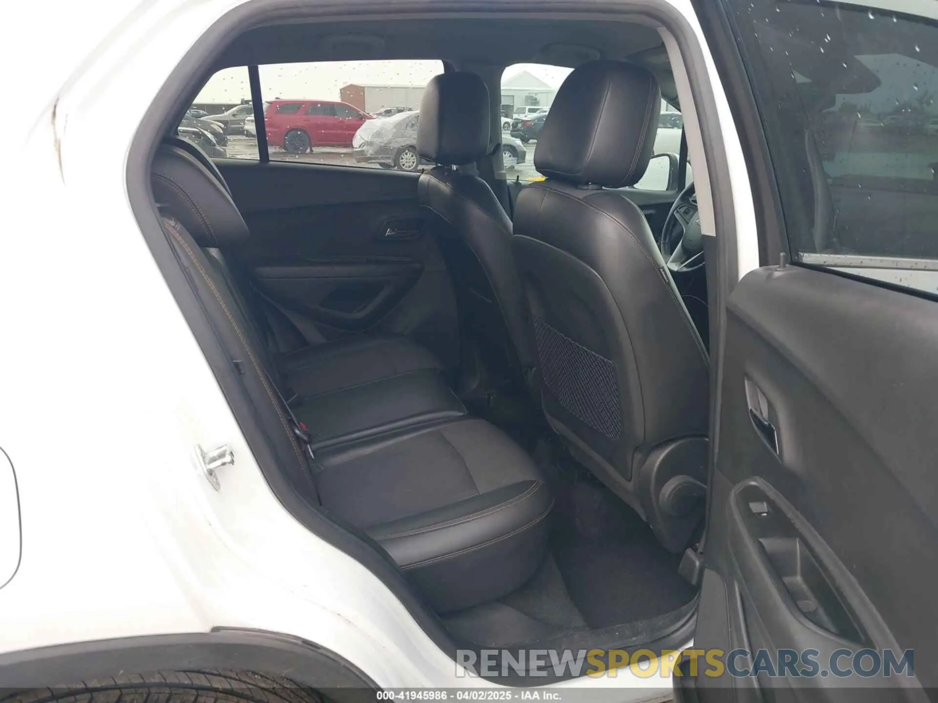 8 fotografías del automóvil dañado KL7CJLSB2KB840411 CHEVROLET TRAX 2019