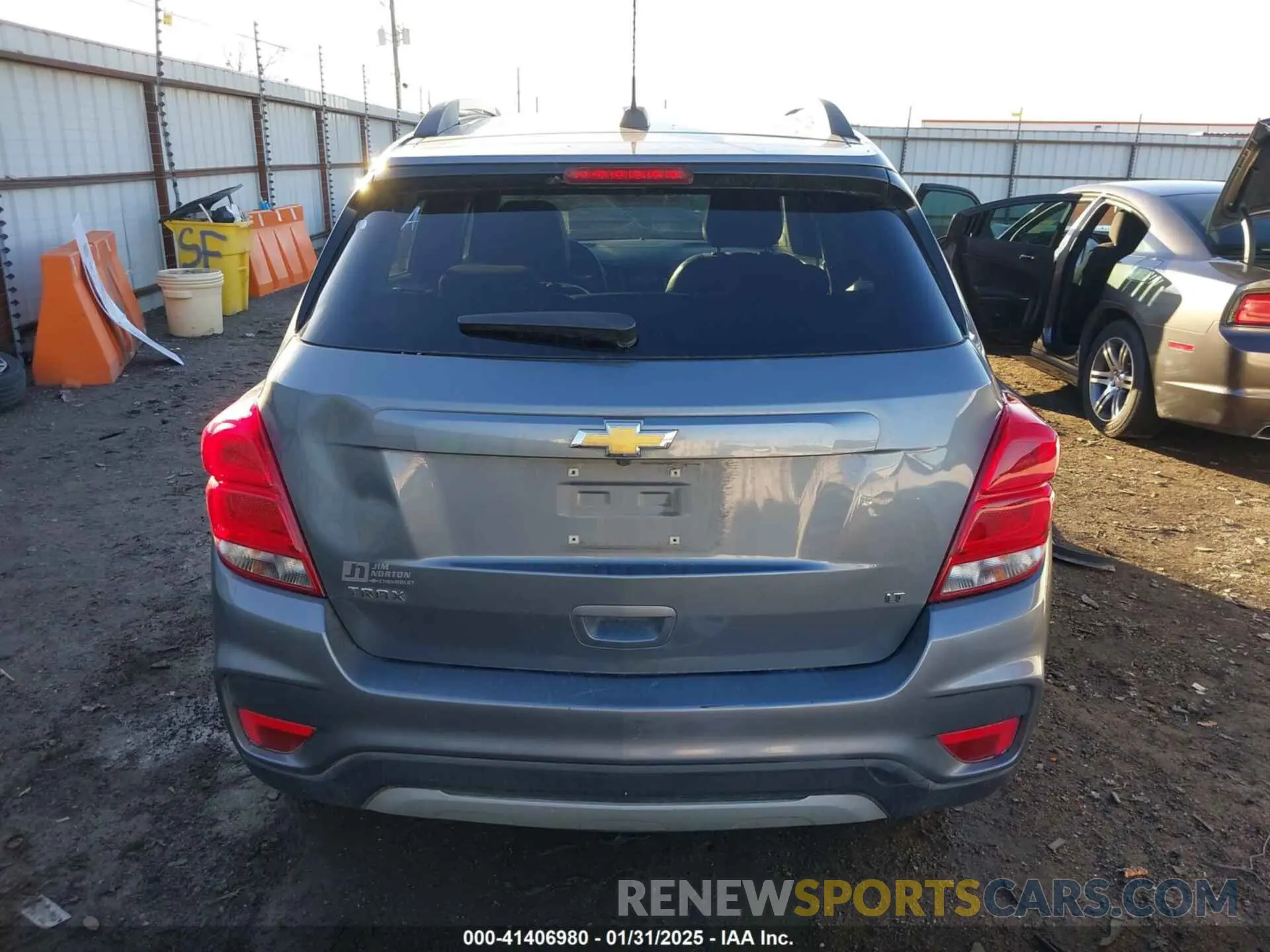 16 fotografías del automóvil dañado KL7CJLSB3KB826307 CHEVROLET TRAX 2019