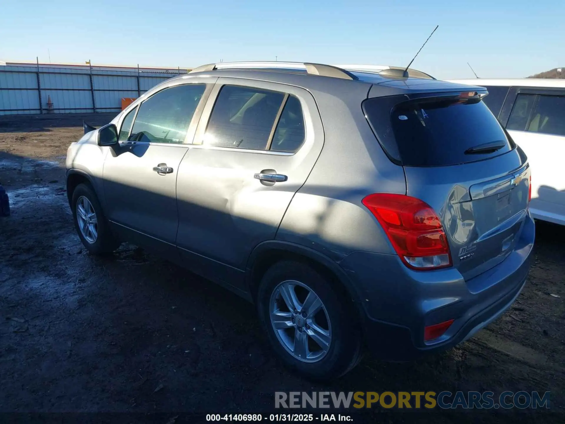 3 fotografías del automóvil dañado KL7CJLSB3KB826307 CHEVROLET TRAX 2019