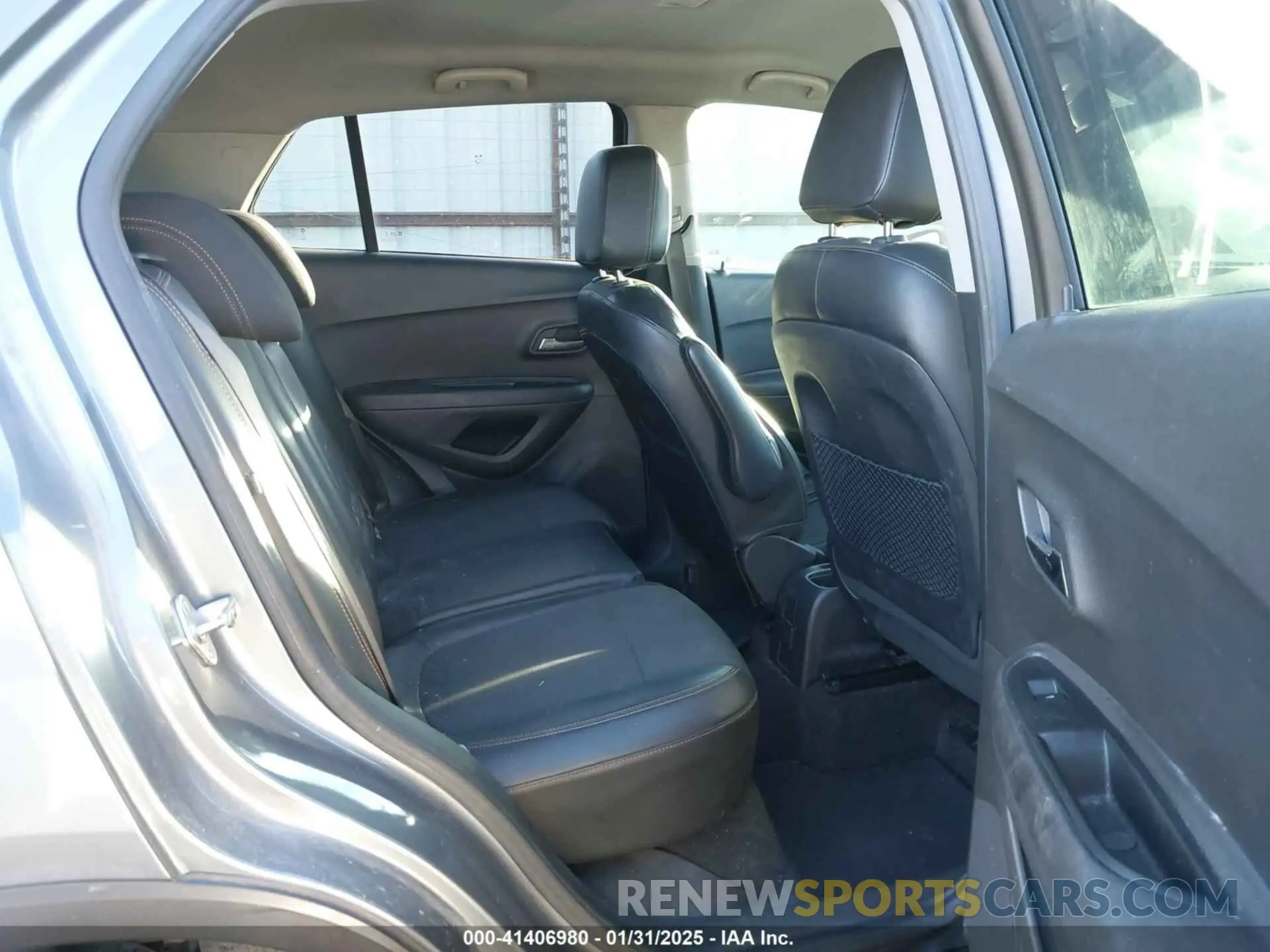 8 fotografías del automóvil dañado KL7CJLSB3KB826307 CHEVROLET TRAX 2019