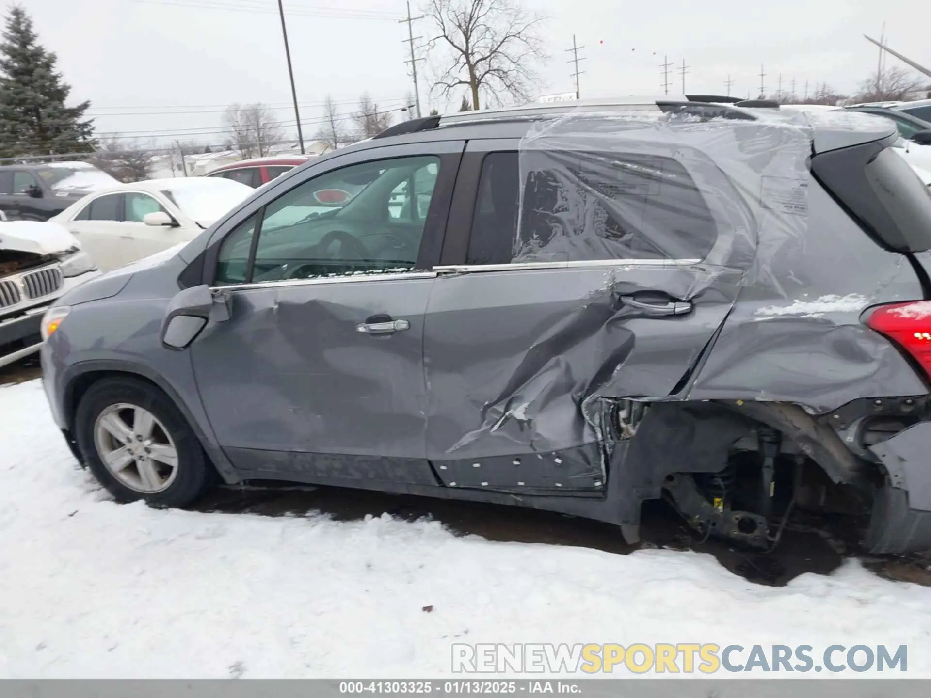14 fotografías del automóvil dañado KL7CJLSB3KB848355 CHEVROLET TRAX 2019