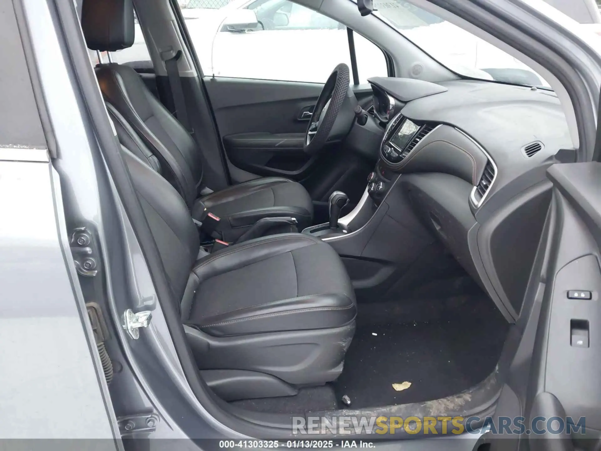 5 fotografías del automóvil dañado KL7CJLSB3KB848355 CHEVROLET TRAX 2019