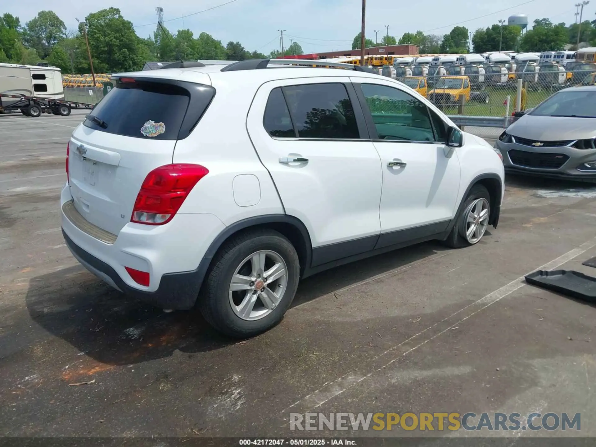 4 fotografías del automóvil dañado KL7CJLSB3KB873868 CHEVROLET TRAX 2019