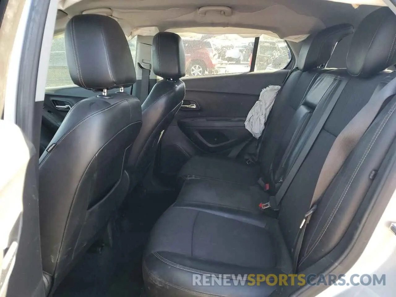 10 fotografías del automóvil dañado KL7CJLSB3KB893585 CHEVROLET TRAX 2019