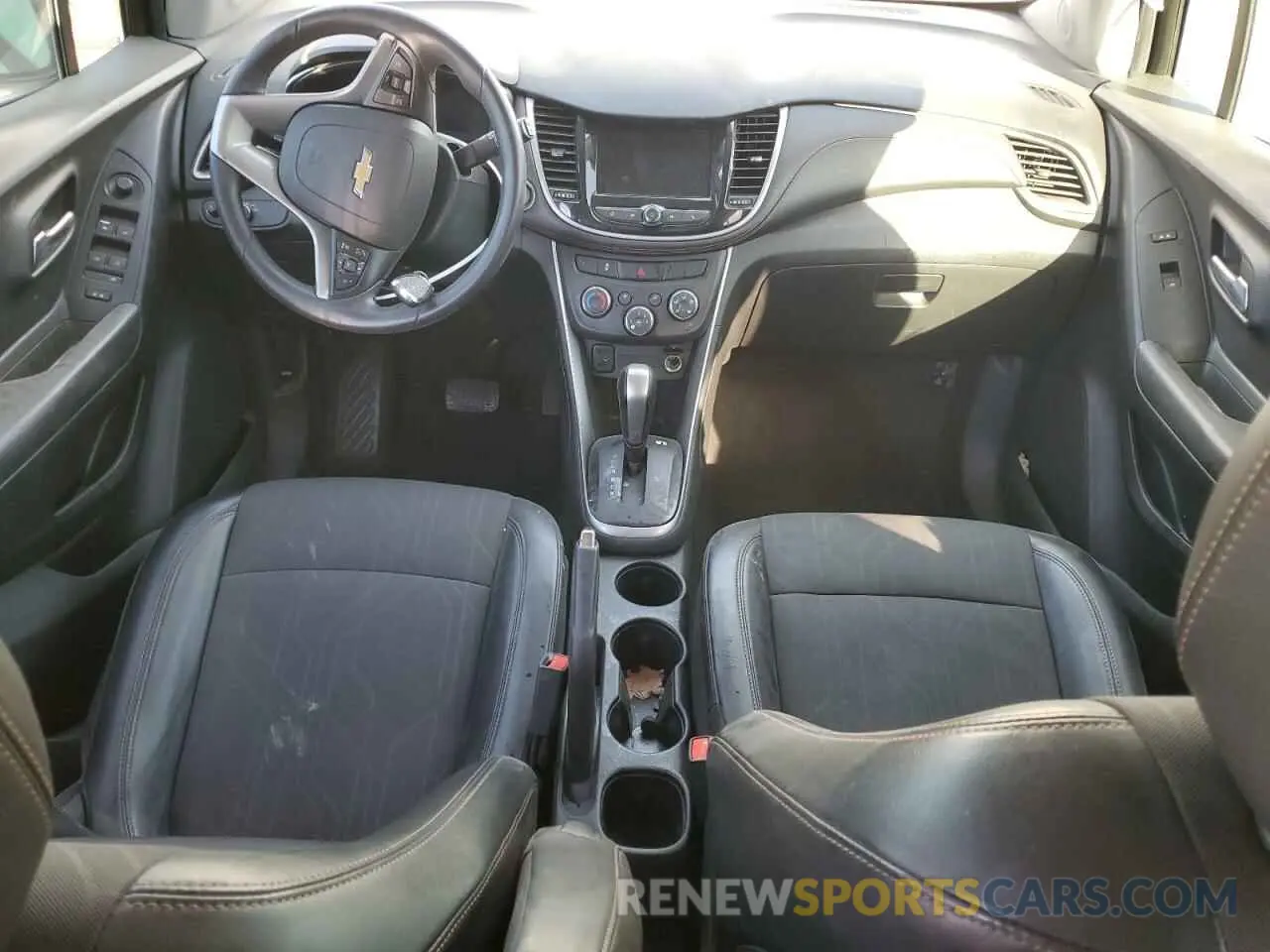 8 fotografías del automóvil dañado KL7CJLSB3KB893585 CHEVROLET TRAX 2019