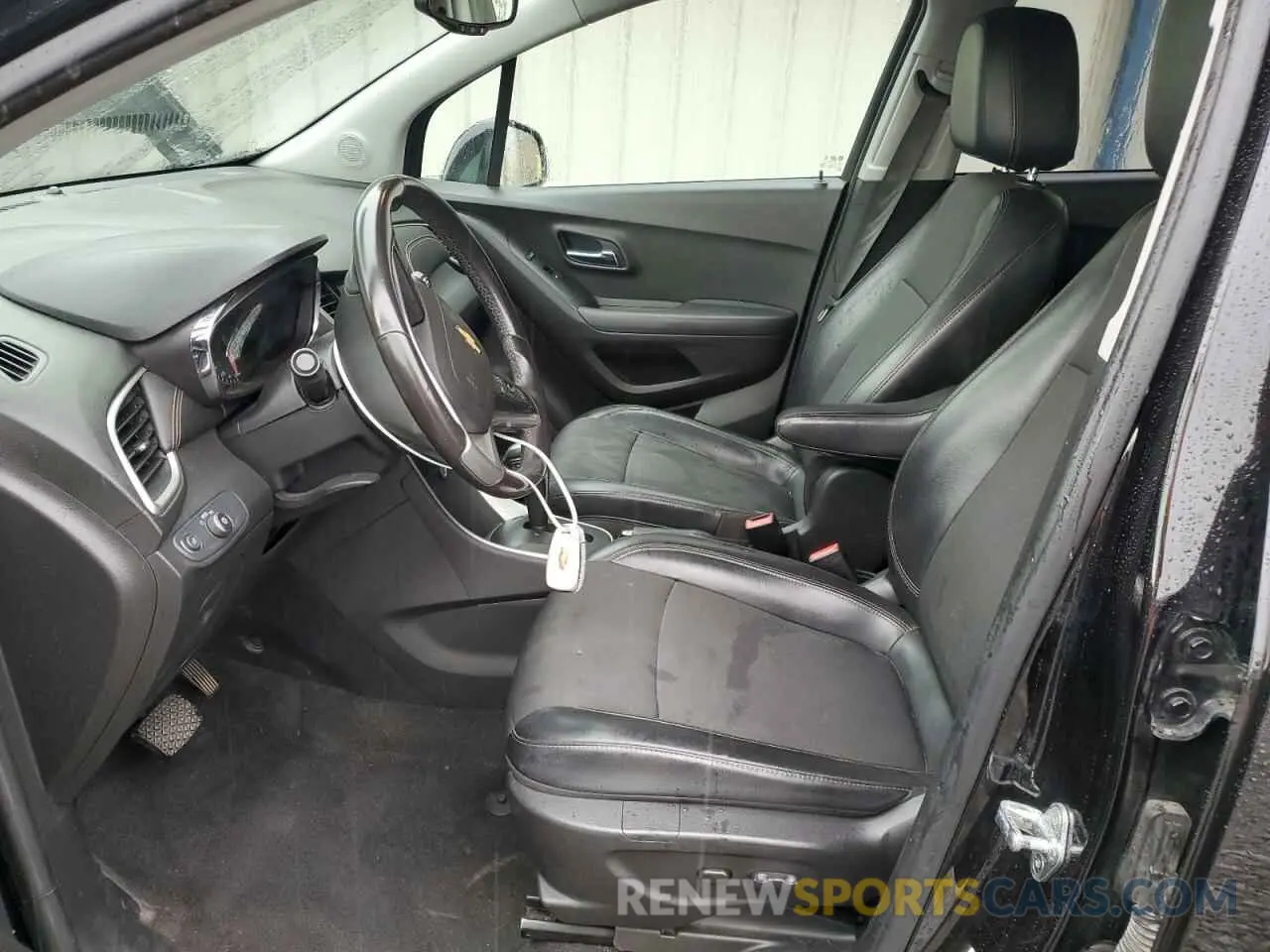 7 fotografías del automóvil dañado KL7CJLSB4KB720271 CHEVROLET TRAX 2019