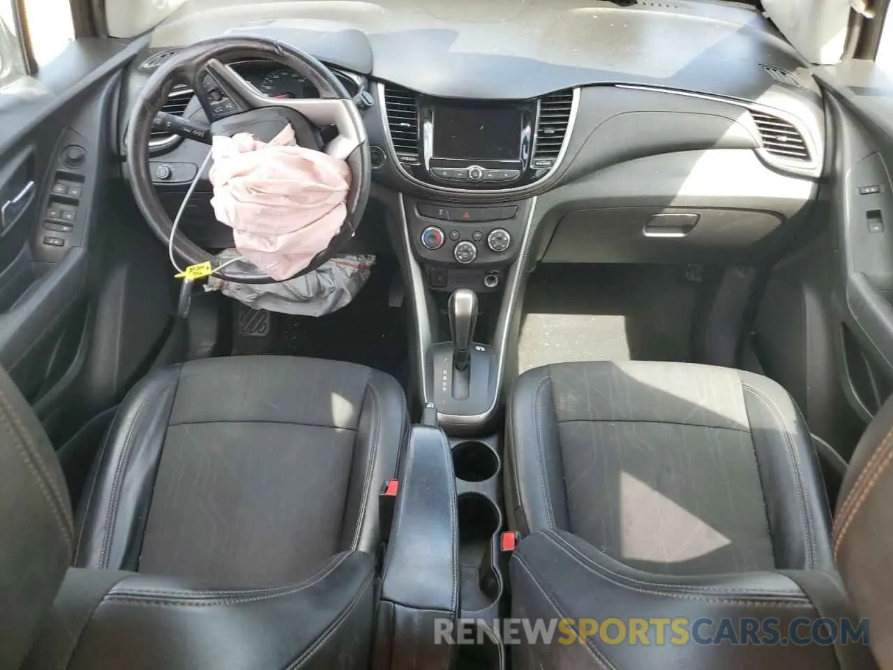 8 fotografías del automóvil dañado KL7CJLSB4KB928618 CHEVROLET TRAX 2019