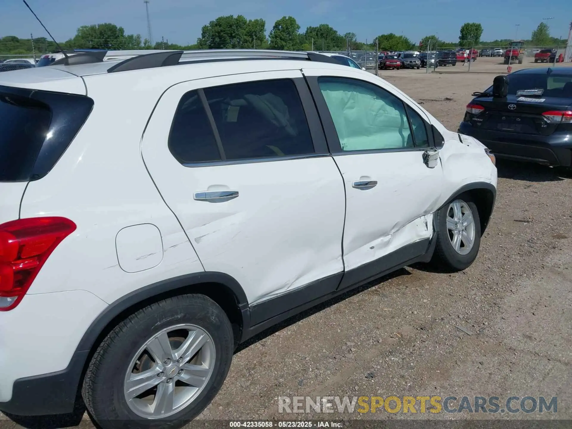 6 fotografías del automóvil dañado KL7CJLSB5KB771603 CHEVROLET TRAX 2019
