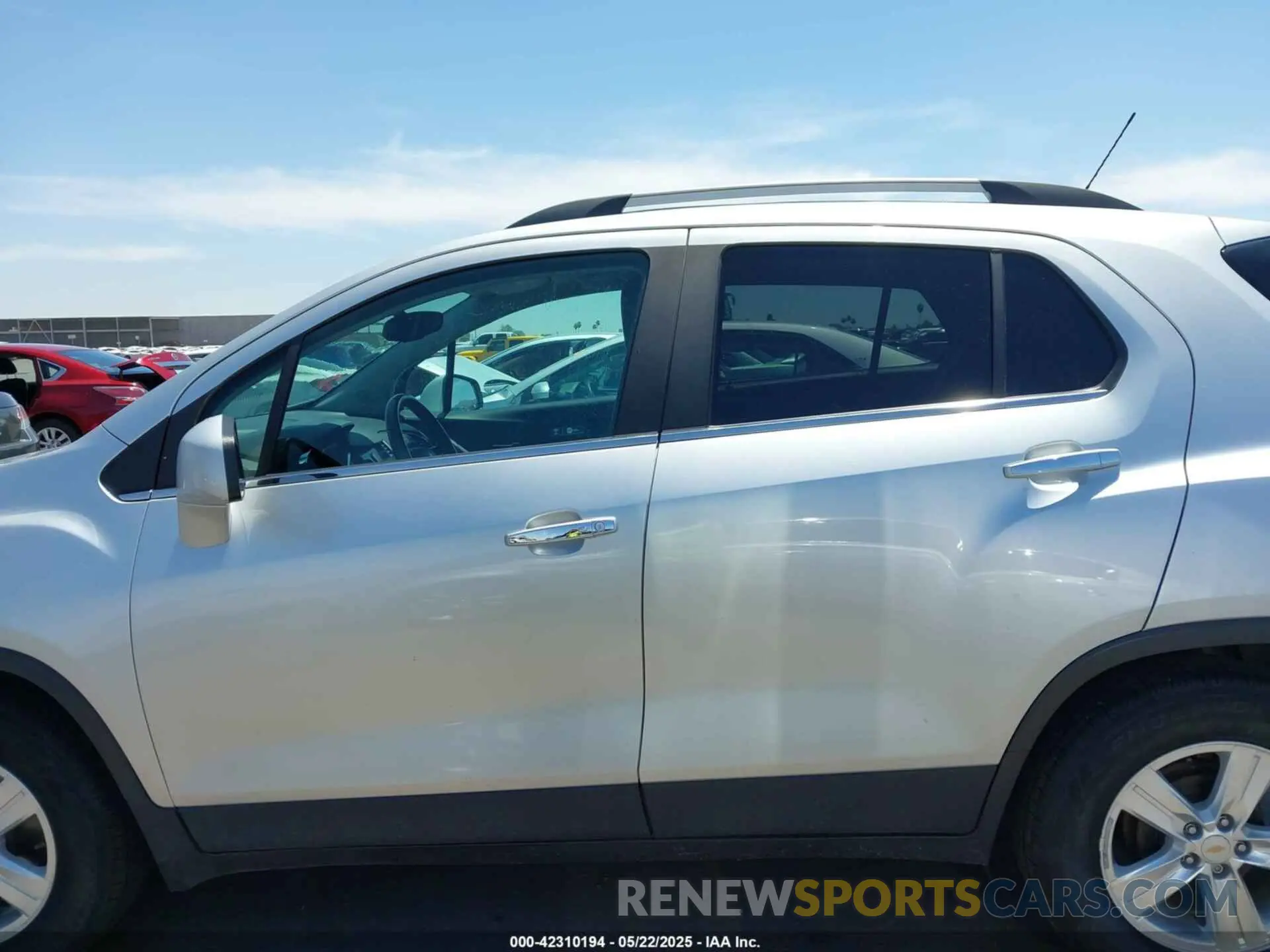 14 fotografías del automóvil dañado KL7CJLSB6KB848253 CHEVROLET TRAX 2019