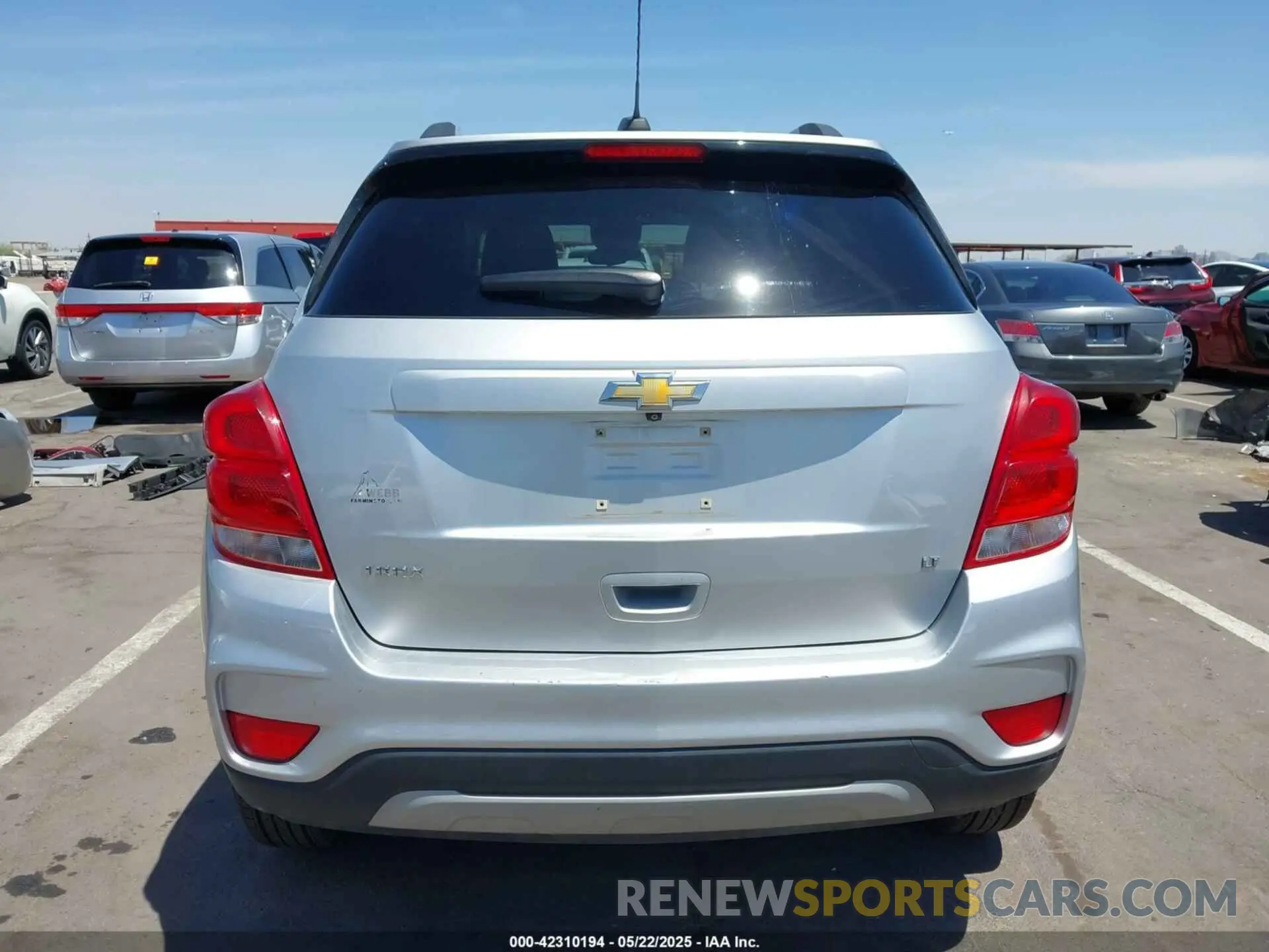 16 fotografías del automóvil dañado KL7CJLSB6KB848253 CHEVROLET TRAX 2019