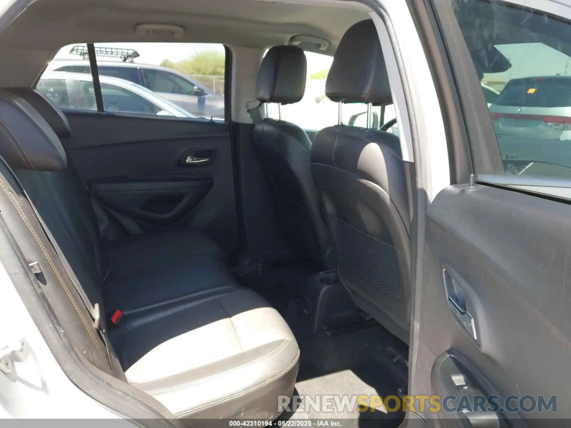 8 fotografías del automóvil dañado KL7CJLSB6KB848253 CHEVROLET TRAX 2019