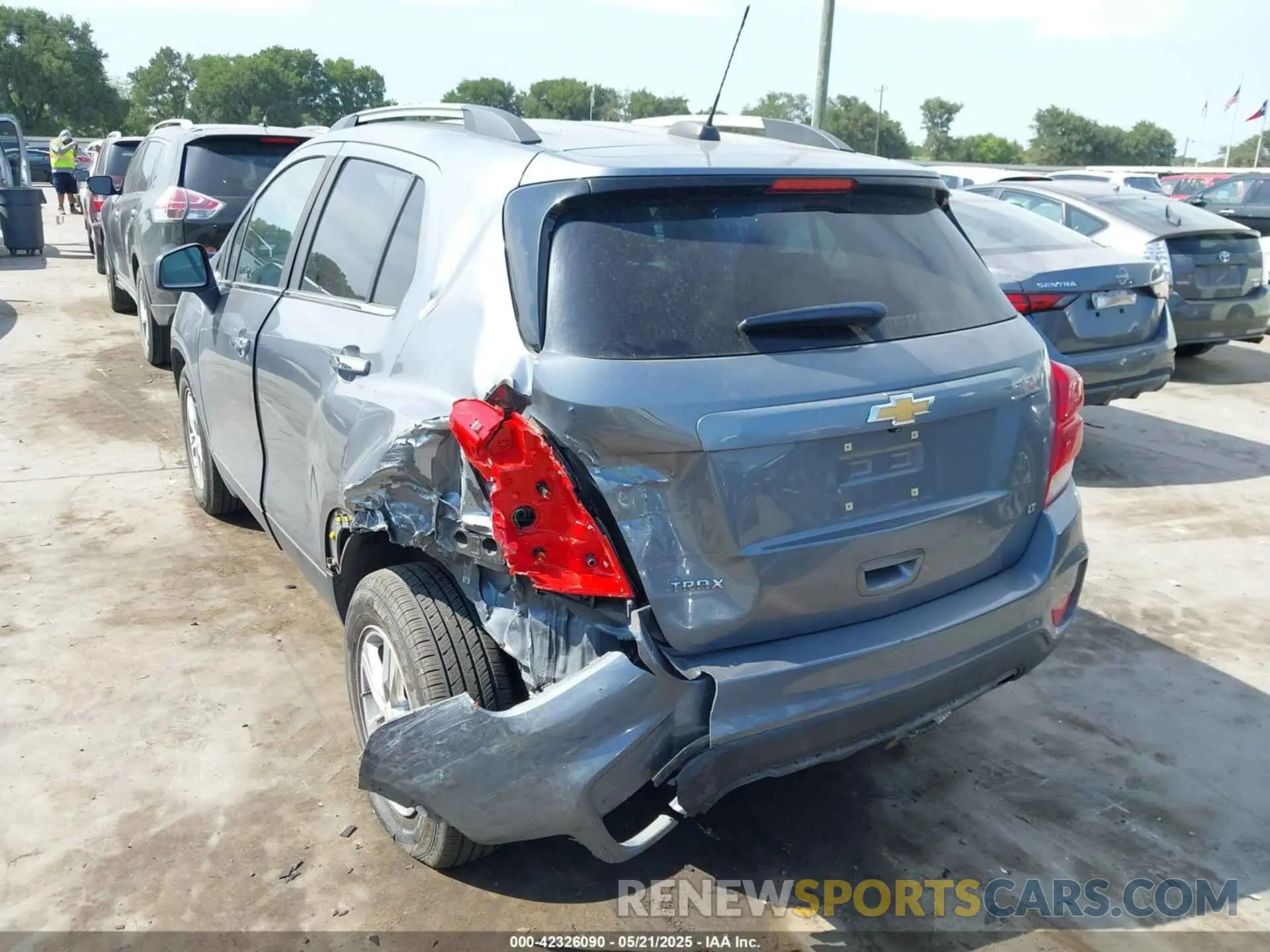 3 fotografías del automóvil dañado KL7CJLSB7KB928239 CHEVROLET TRAX 2019